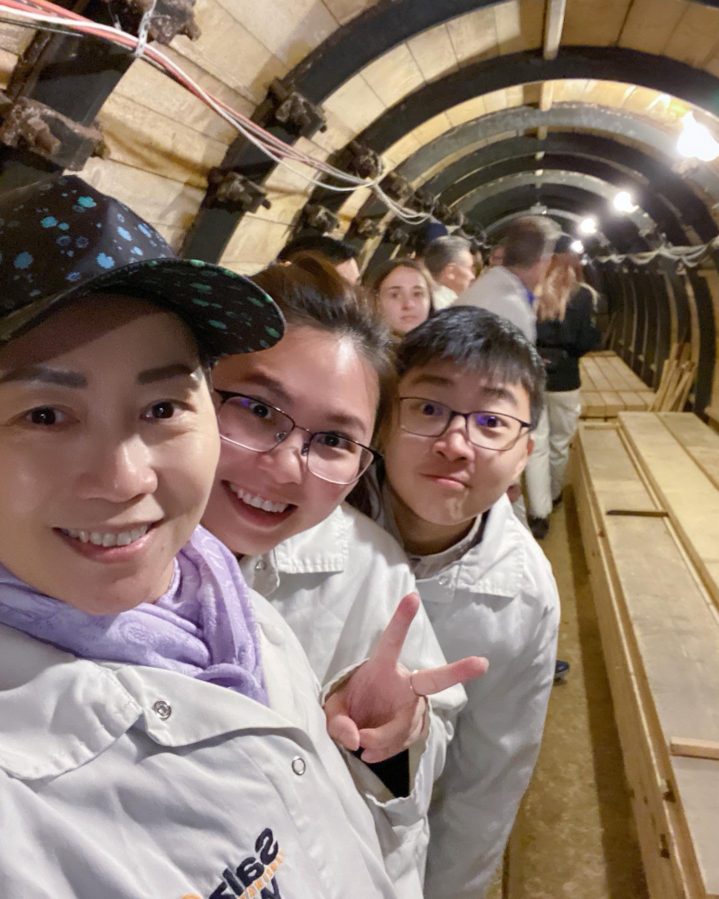 Visiting the oldest salt mine in the world, the Hallstatt Salt Mine. It is a fun and educational journey inside the mountains. The rides on the original mine train and slides are memorable:)
@jiaxinde23 @pehlinde23 
#austria #salzburg #hallstatt #sal