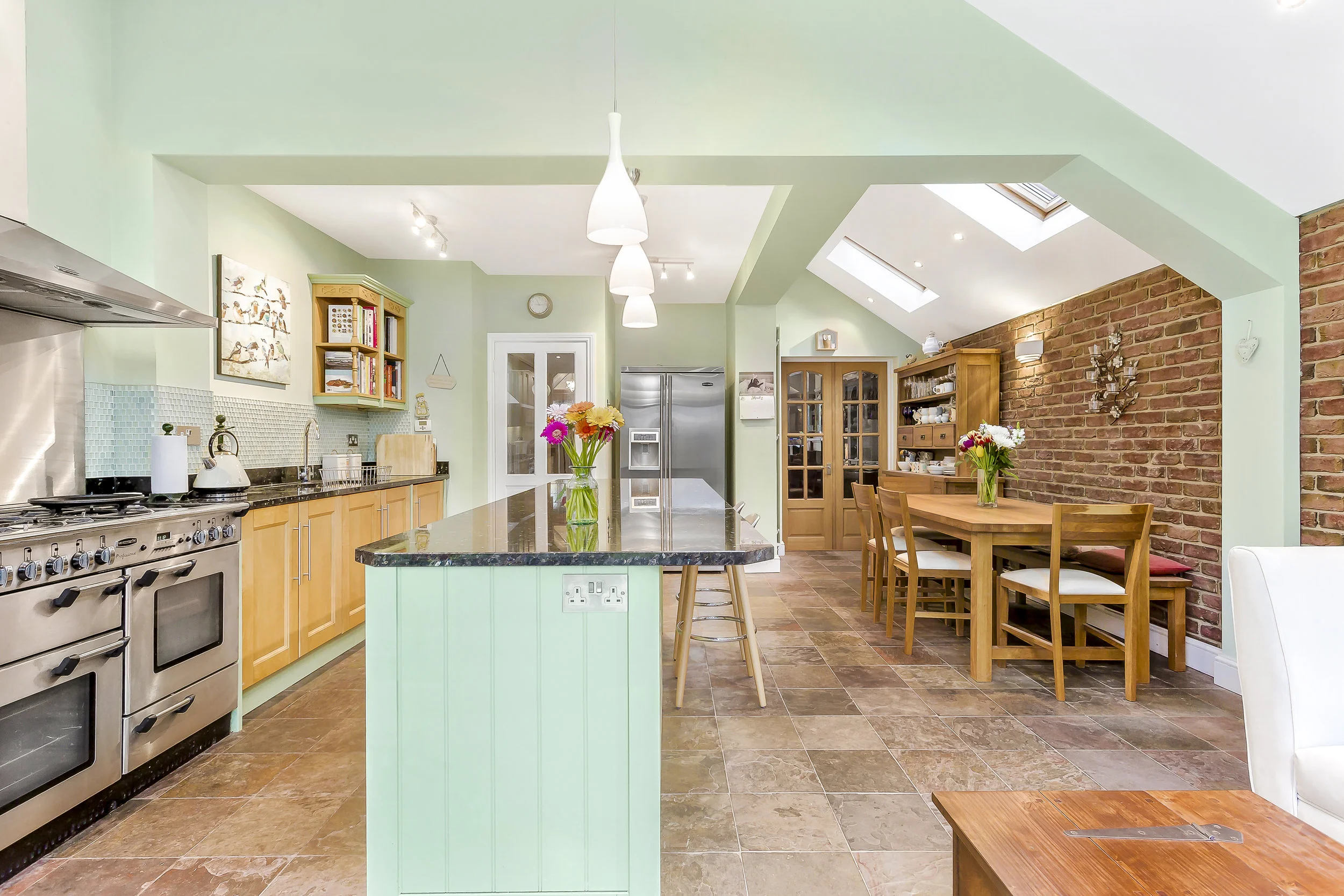 Original delivered premium image quality delivered to the Estate Agent, the online version is shown below.