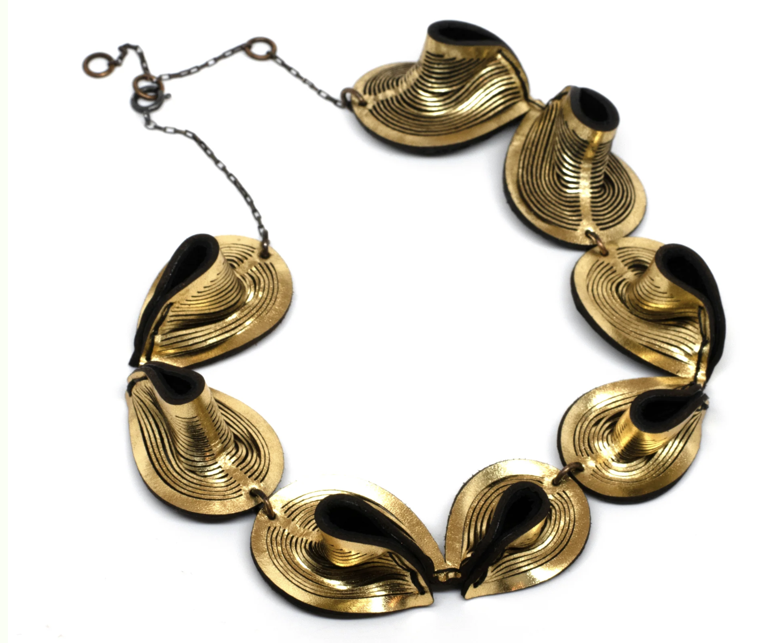 Oropopo Oryx Horn Necklace gold.png