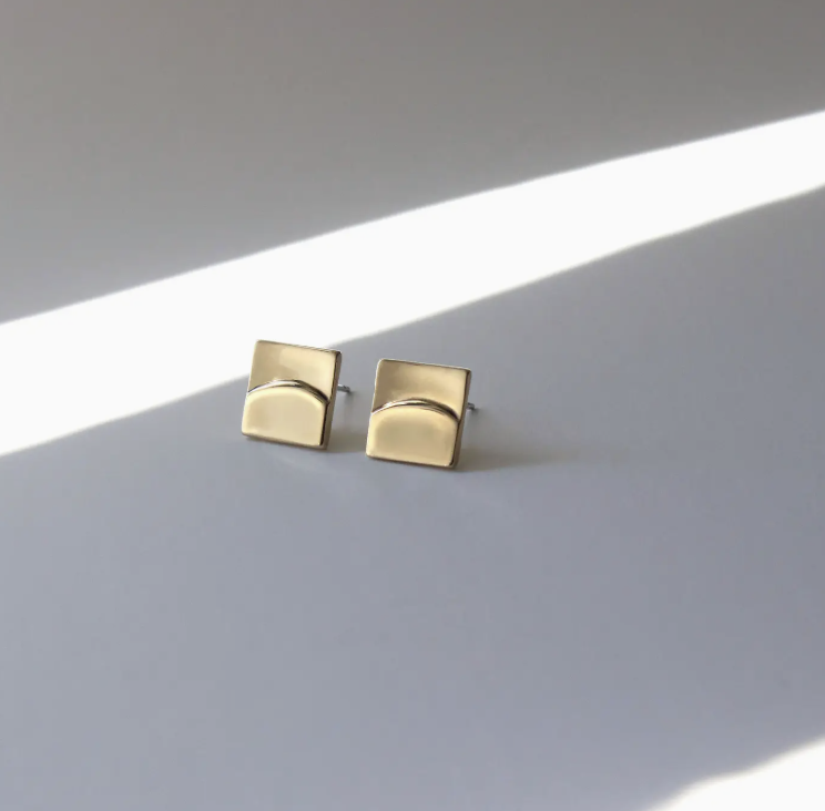 Loop stud earrings.png
