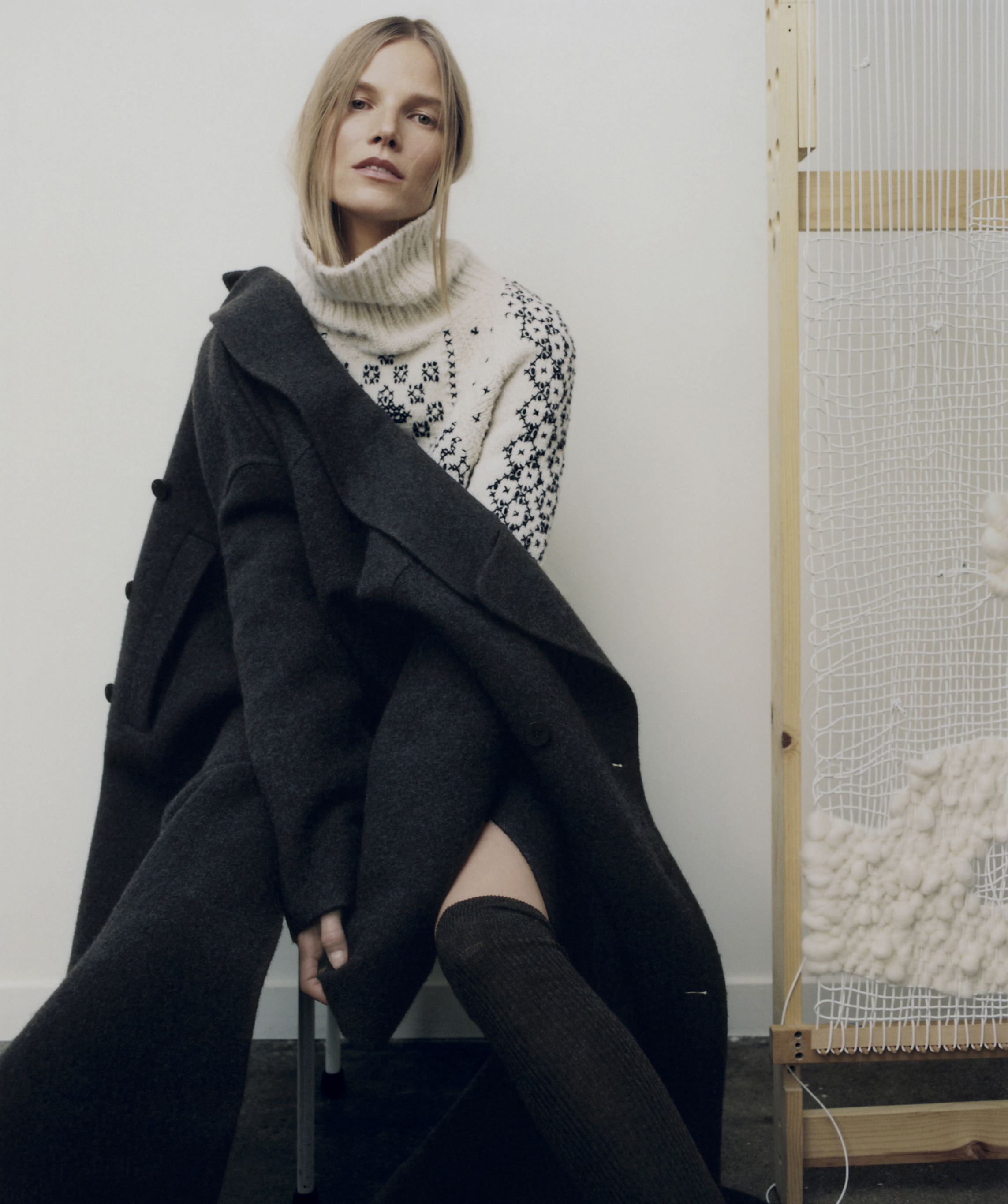 ZOE-GHERTNER-DIOR-MAGAZINE-27-01.jpg
