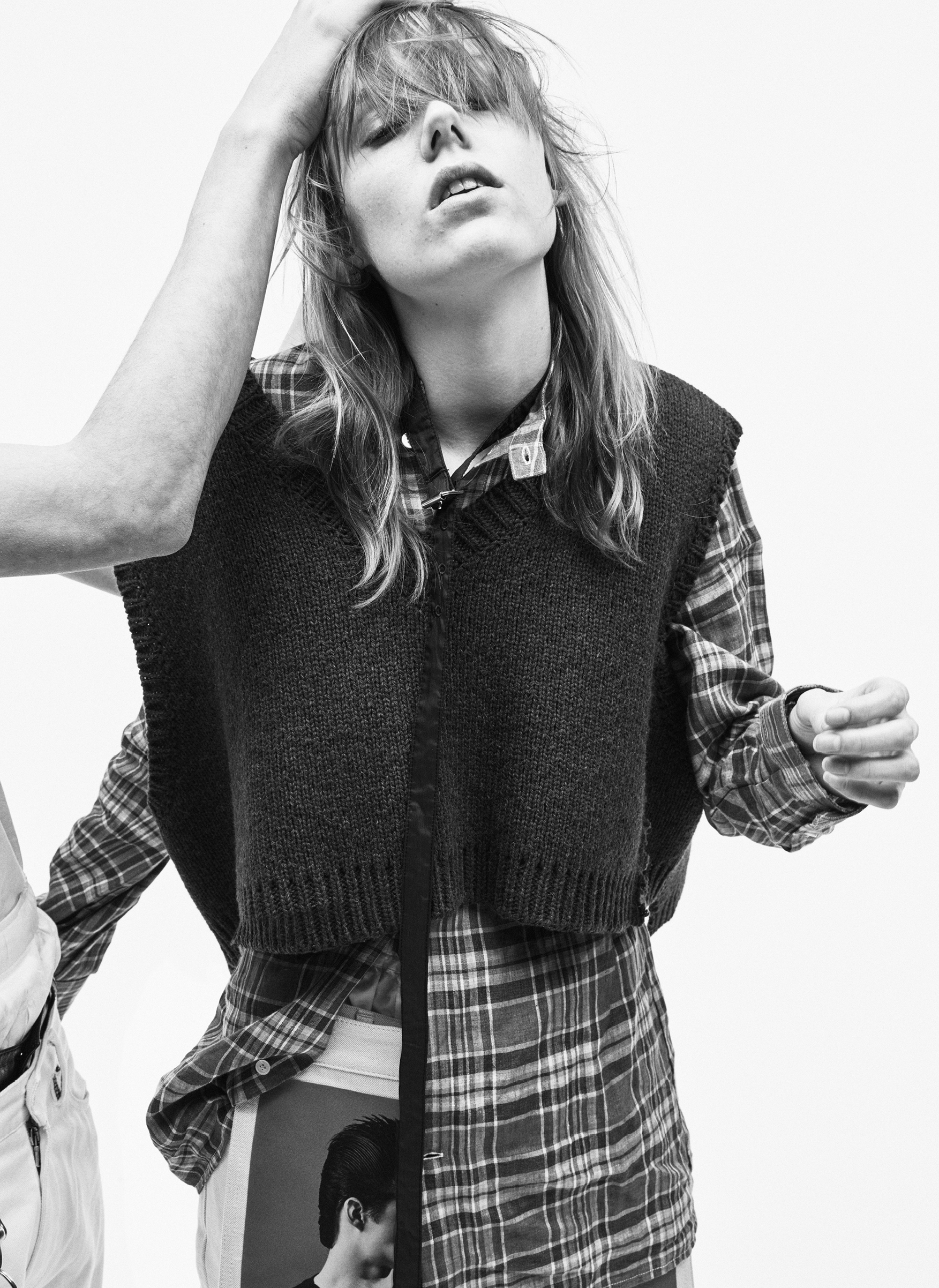VOGUE-ITALIA-2017-MAY-MARIO-SORRENTI-07R.jpg