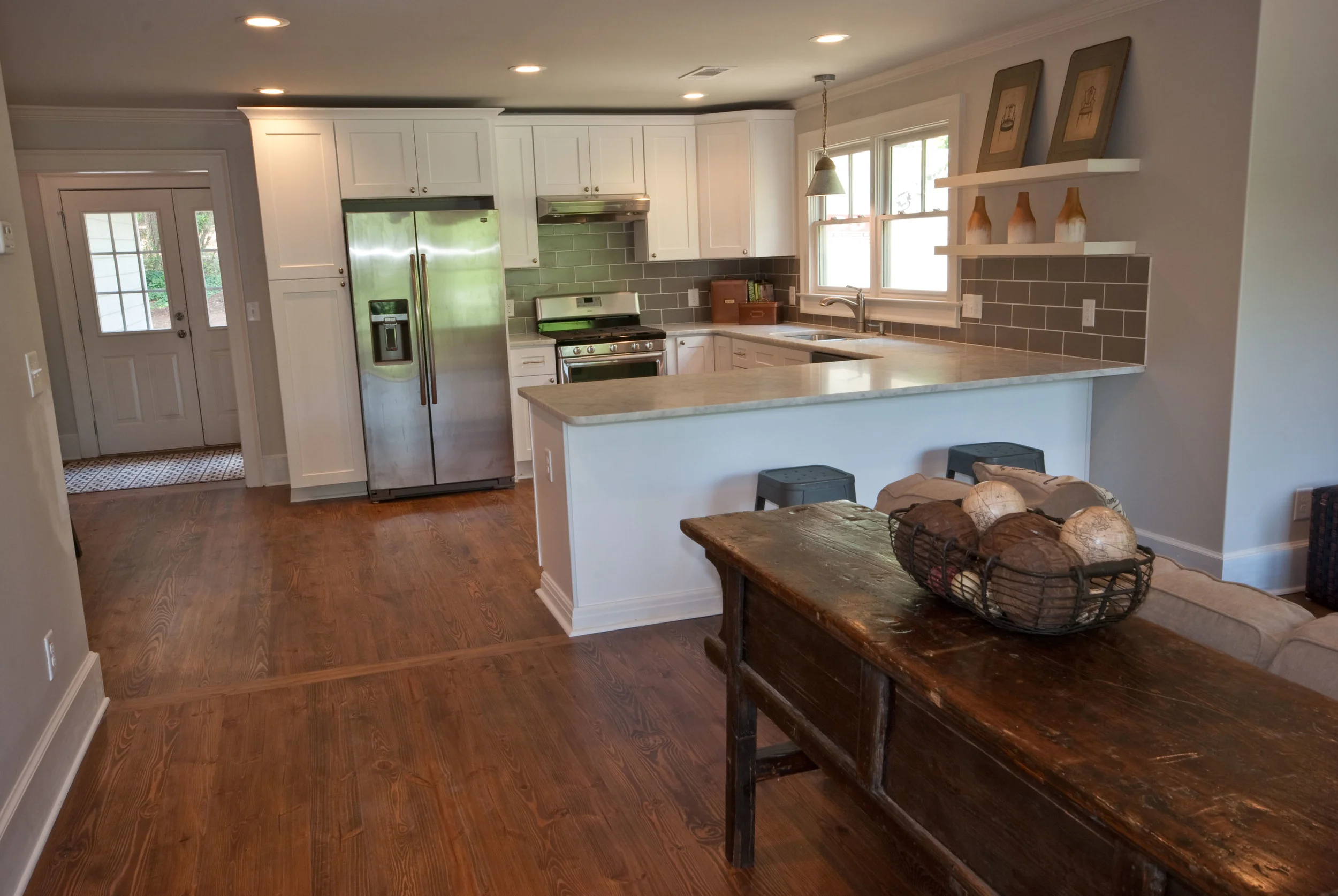 kitchensm.jpg