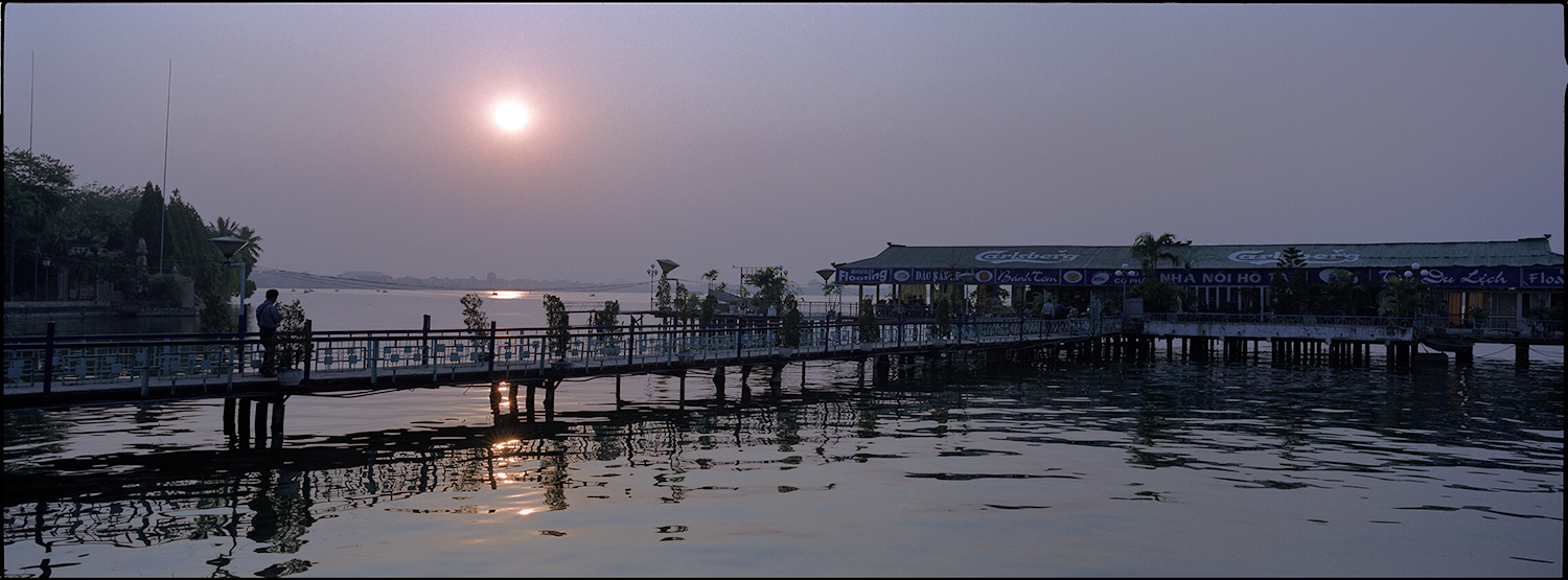 Hanoï Ho Tay Lake at sunset