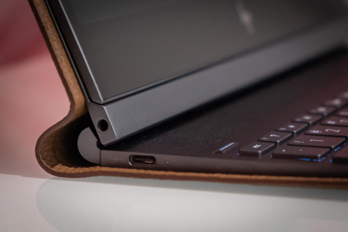 HP Spectre Folio hinge