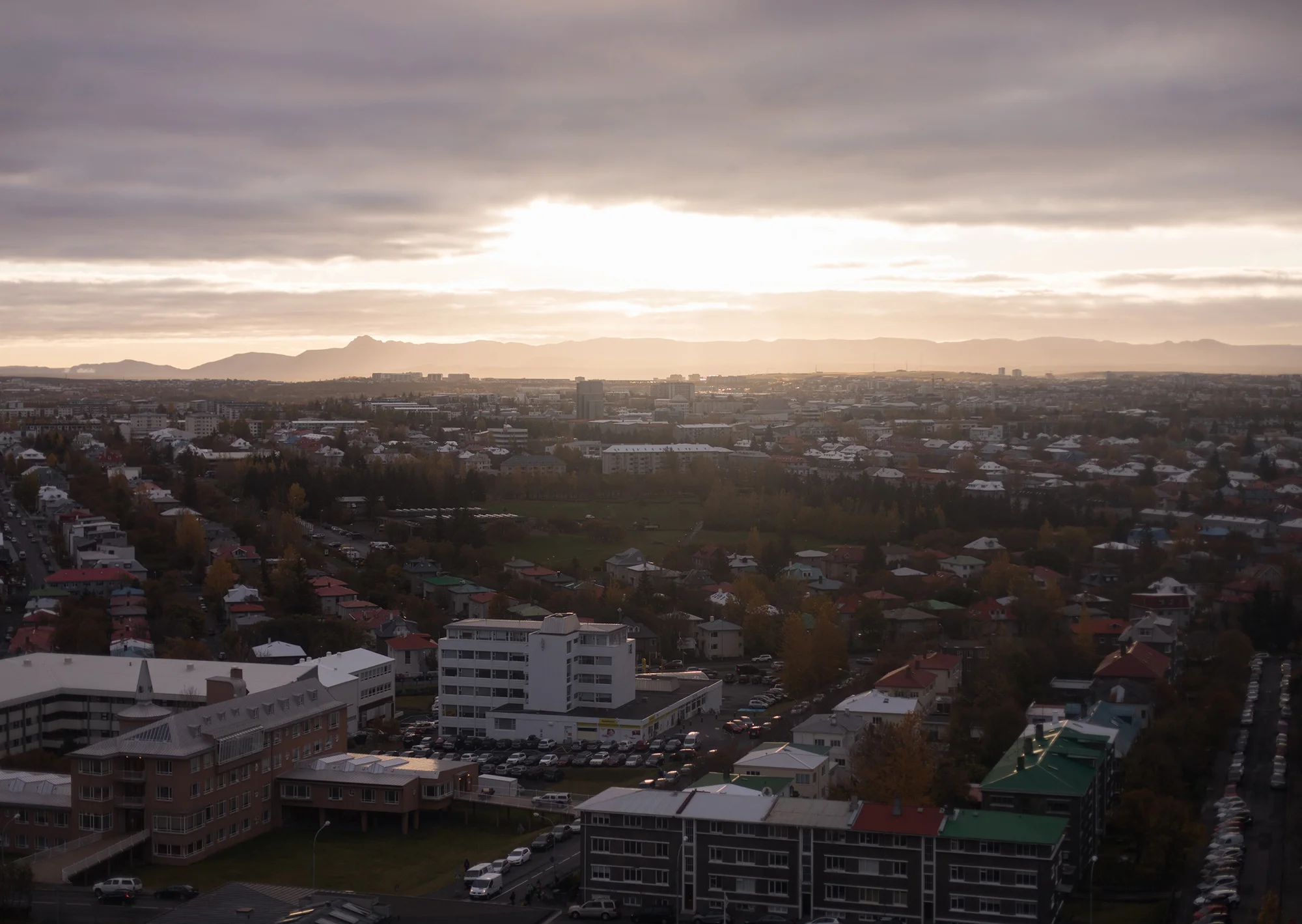 KEEPING_ICELAND_215.jpg
