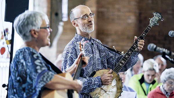 0819.CommunitySing2.jpg