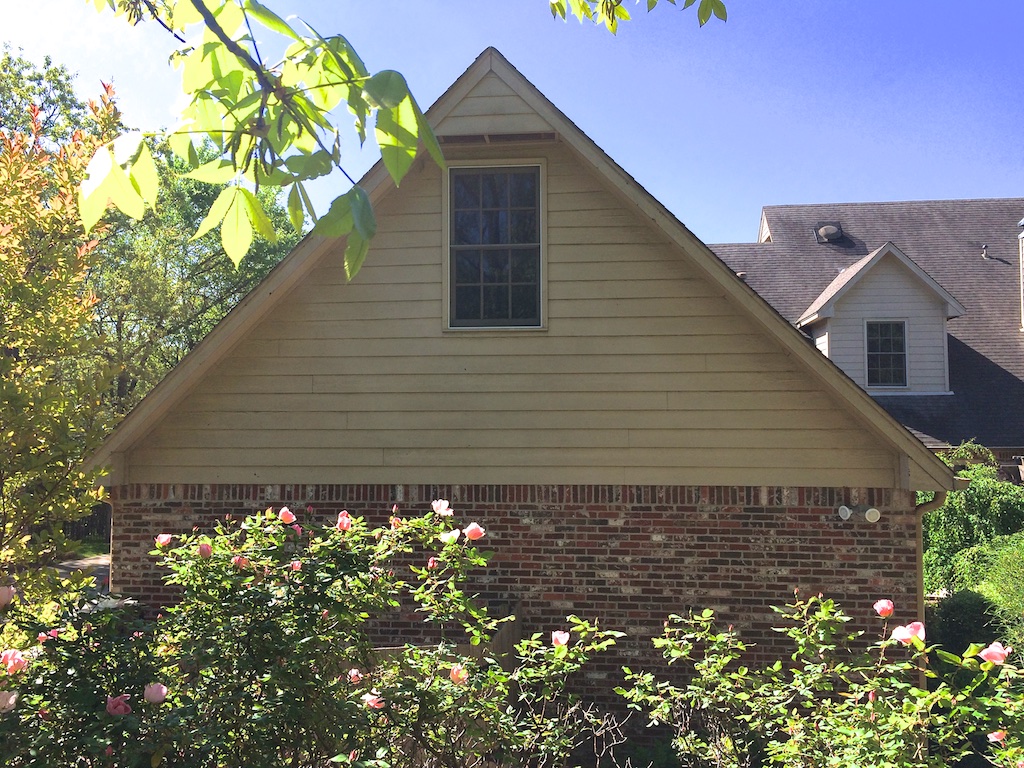 North end of the garage. That window will be the entrance to my new studio. There will be a sliding glass door where the window is now, and a nice deck with stairs down to the ground level.