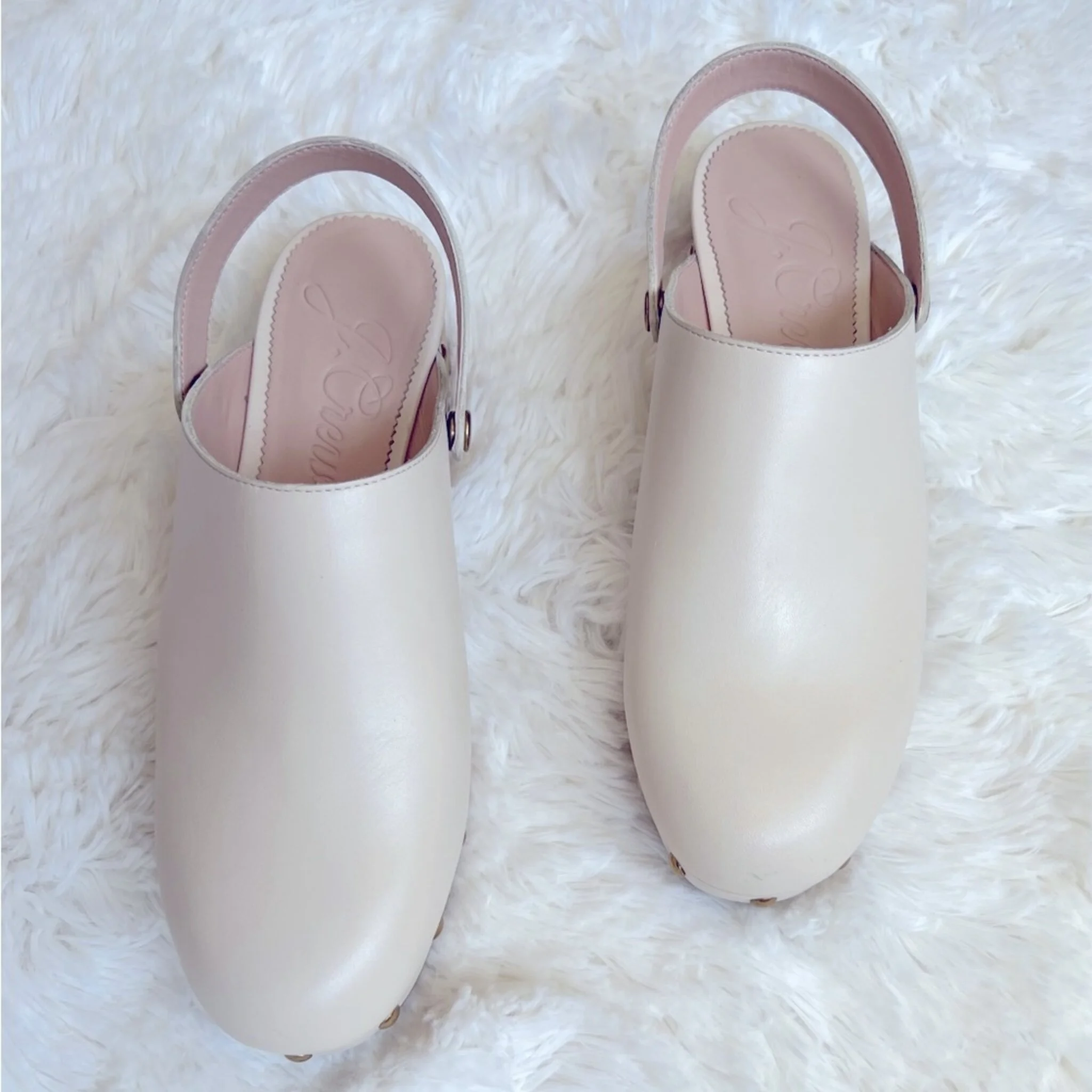 BD38FE26-BB40-4C4D-9FBC-9FFB9F93C3AE