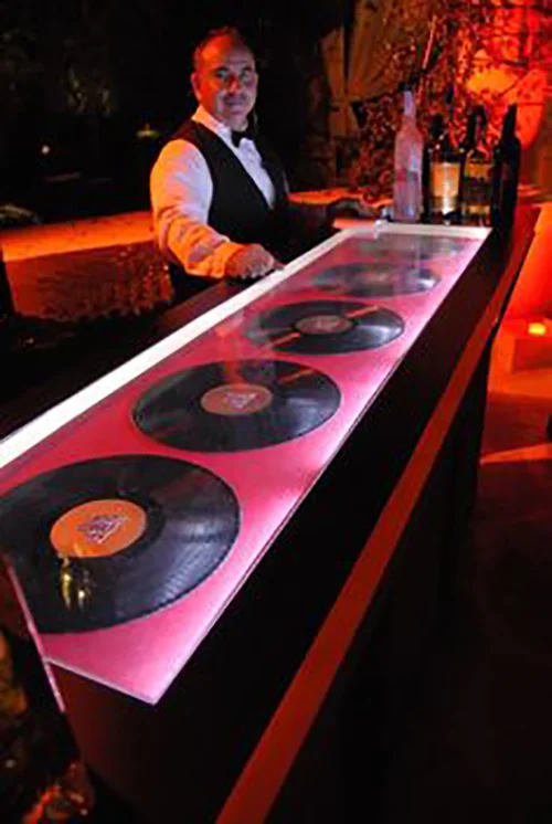 6d7fc55bde5f9ee2c9ba34dd6fe0bdf1--dj-booth-ideas-corporate-event-themes.jpg