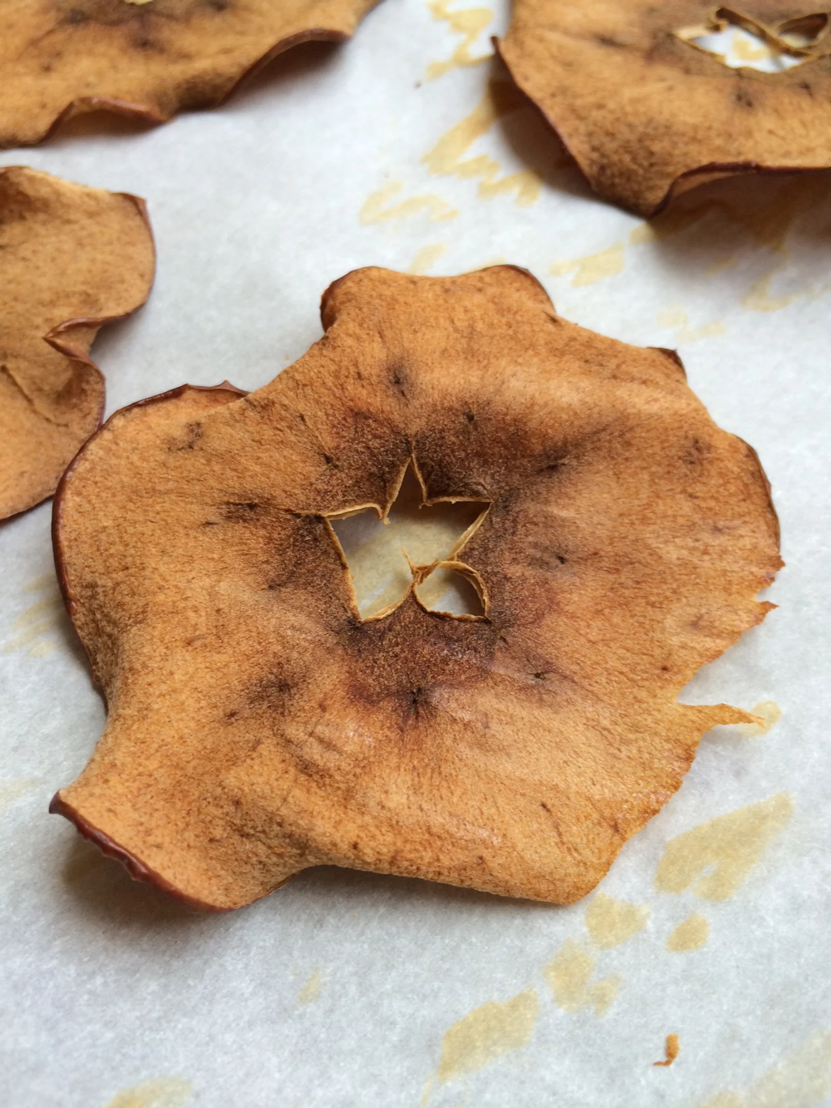 291 A Baked Apple Chips 04.jpeg