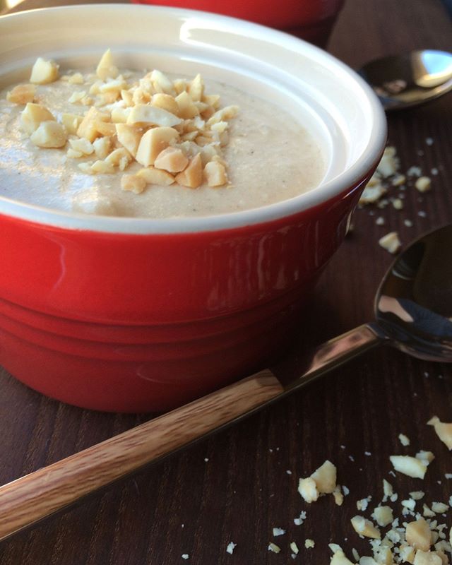 Haven't made these in a while. Peanut butter mousse with fresh peanuts to adorn! 😁😁. Recipe via link 👆.⁣
.⁣
.⁣
.⁣
#mousse #peanutbutter #peanuts #peanutbuttermousse #quickandeasydesserts #somethingsweet #peanutmousse ⁣
#spoonfeed #dayslikethis #be