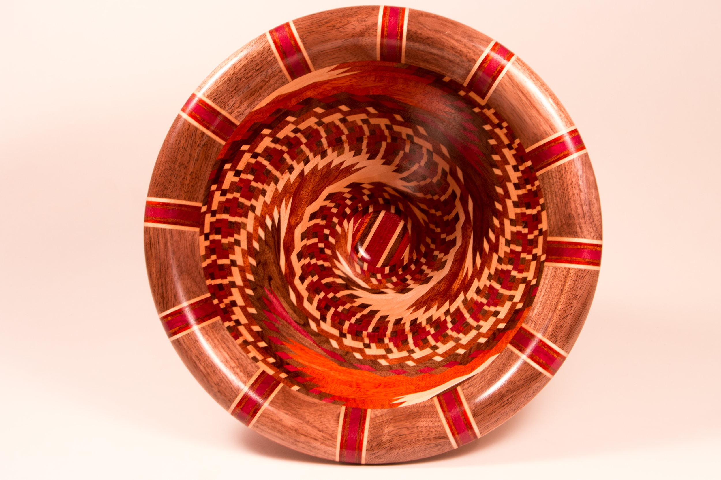 Spiral bowl