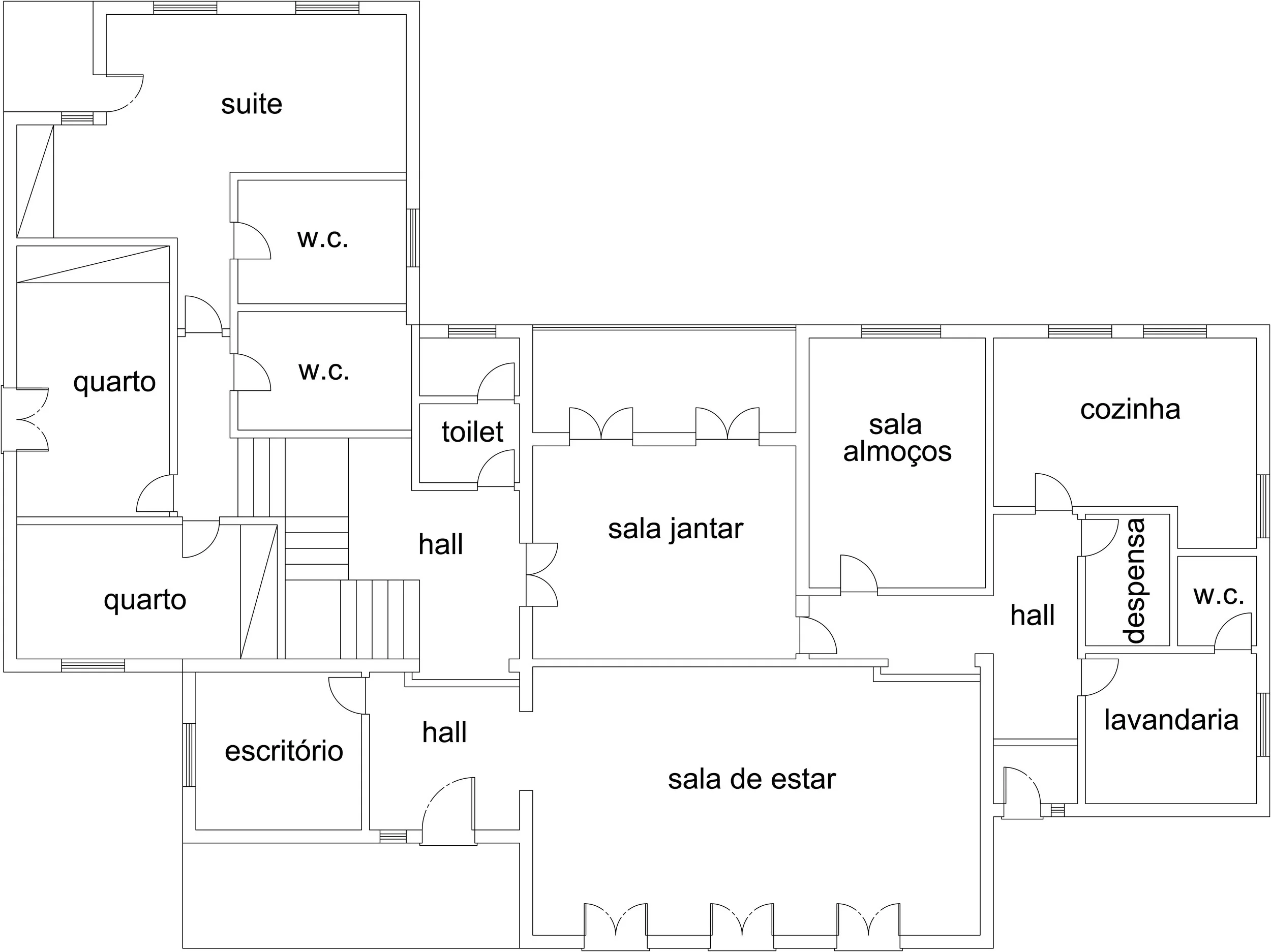 ANTES - era uma vivenda composta por 3 quartos, 3 water closets, toilet, sala de estar, 2 salas de refeições, escritório, cozinha, lavandaria e despensa.
