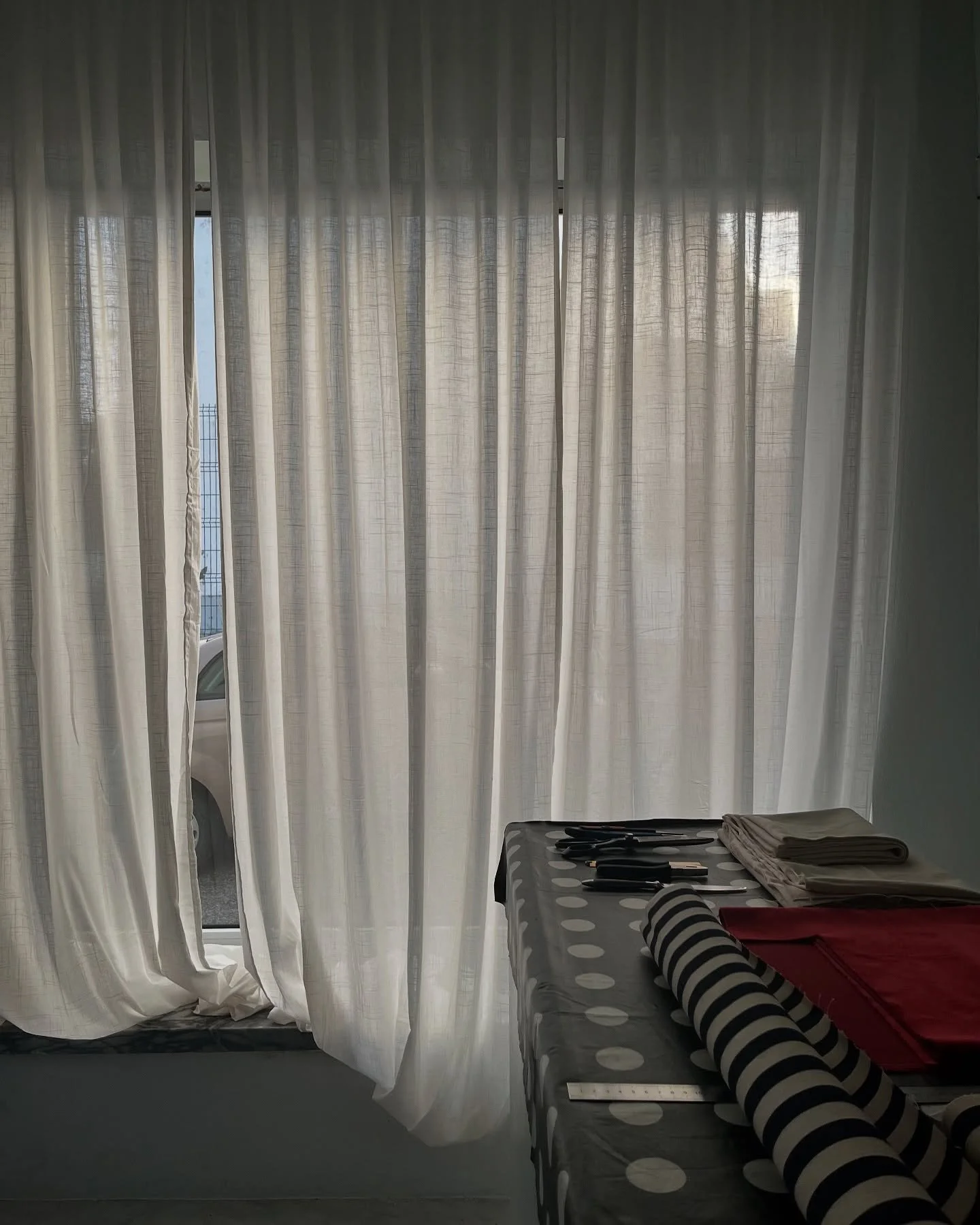 O final do dia a acontecer no atelier. 

#studiolife #atelier #wrappinguptheday #atelierelianatomaz