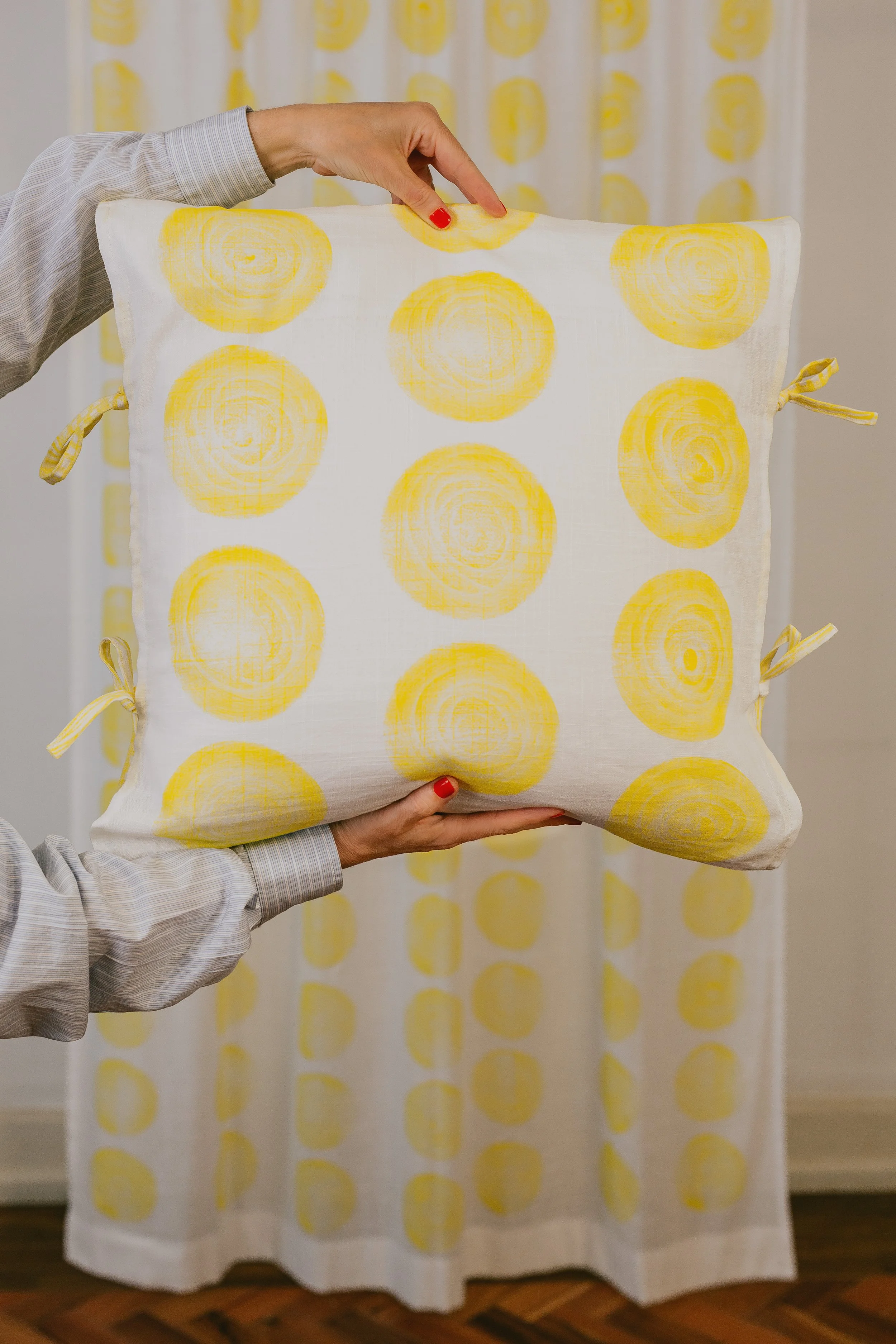 ElianaTomazTextileArtBlockPrintOnDemandCushion10.jpg