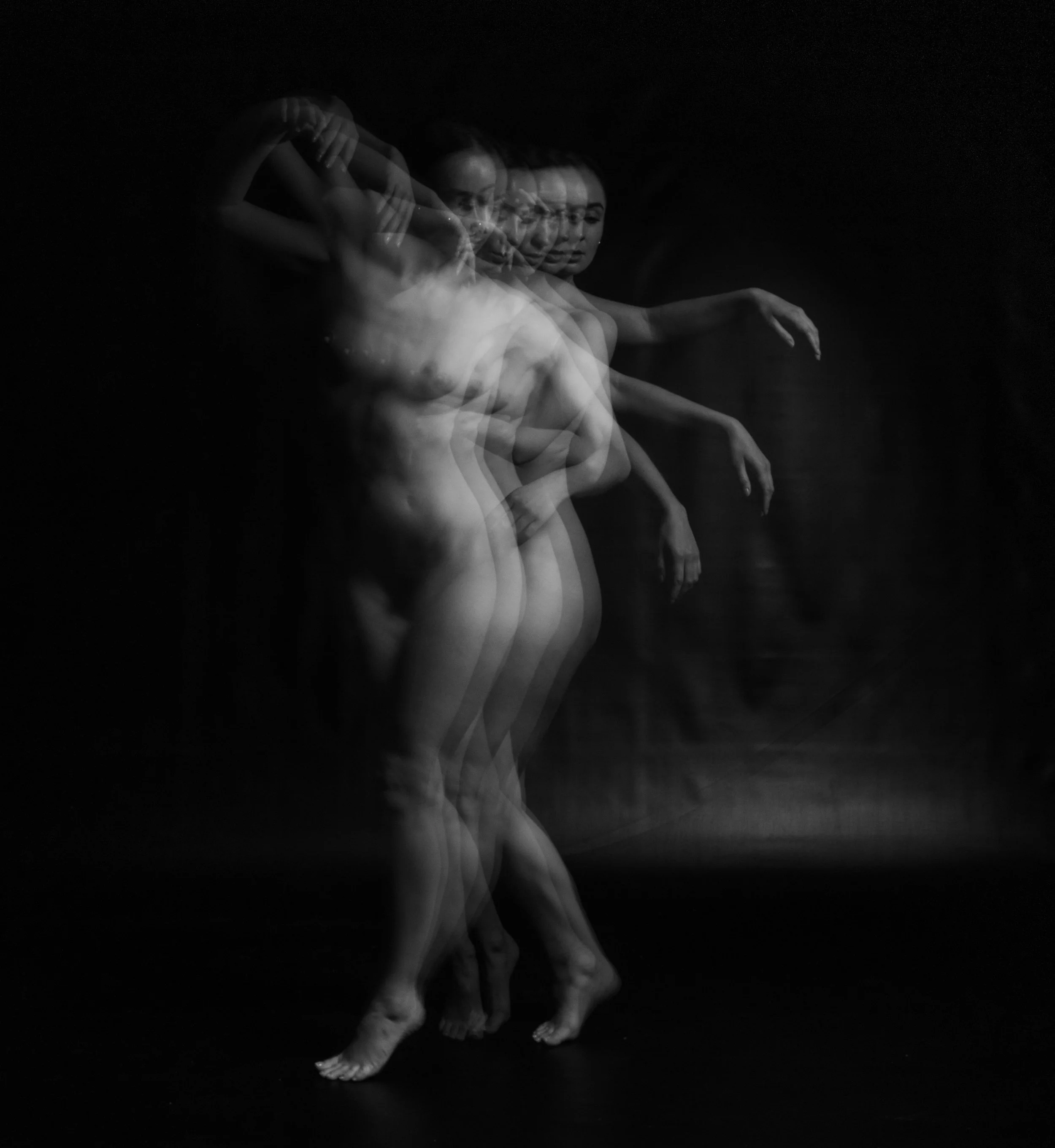 Isinka Luxova at Studio 210 5-23-25-81.jpeg