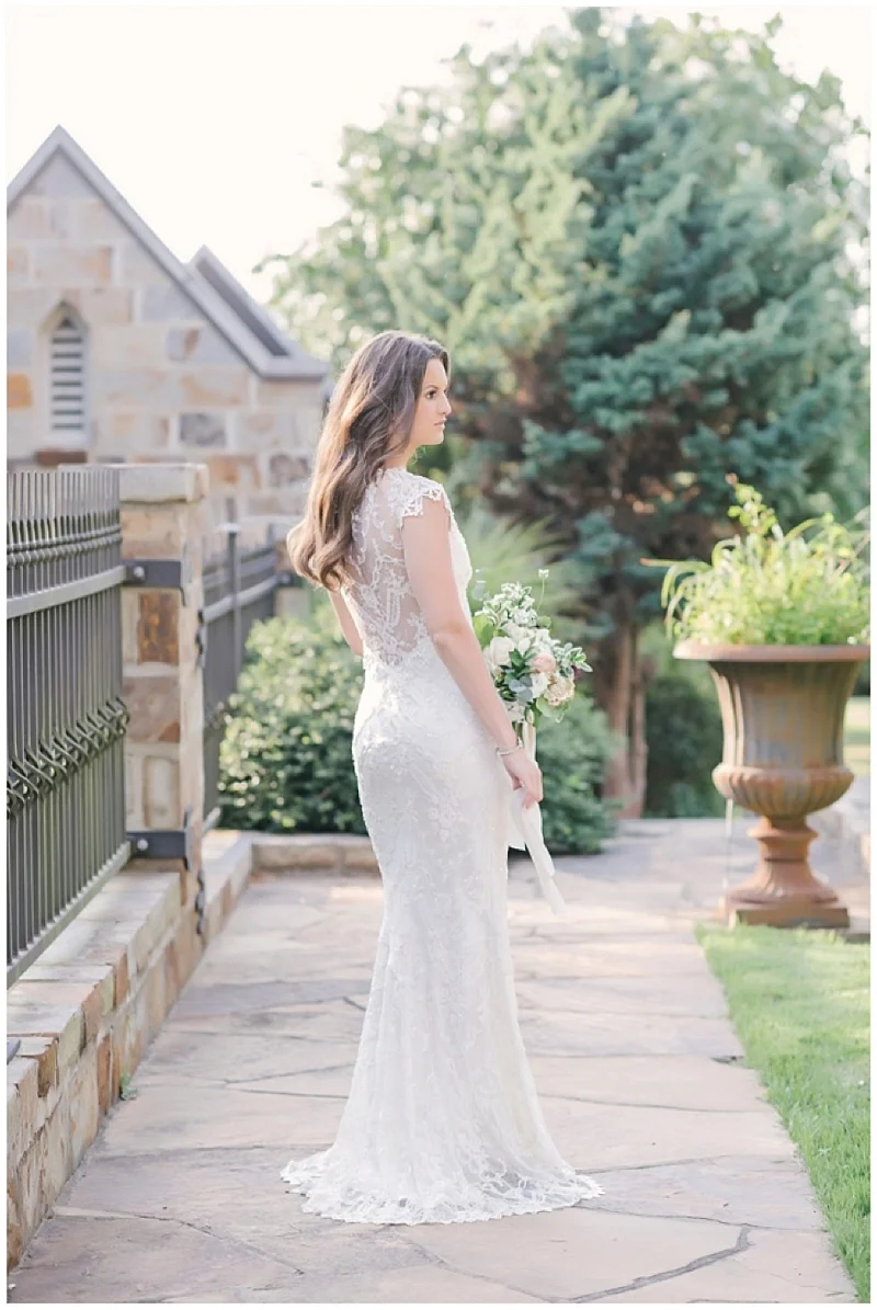 jessica-zimmerman-events-floral-event-design-conway-central-arkansas-mentoring-florist-flowers-weddings-planner-coordinator-jzfloral-wedding-organic-portrait-bouquet-clare-selig-whitney-bower