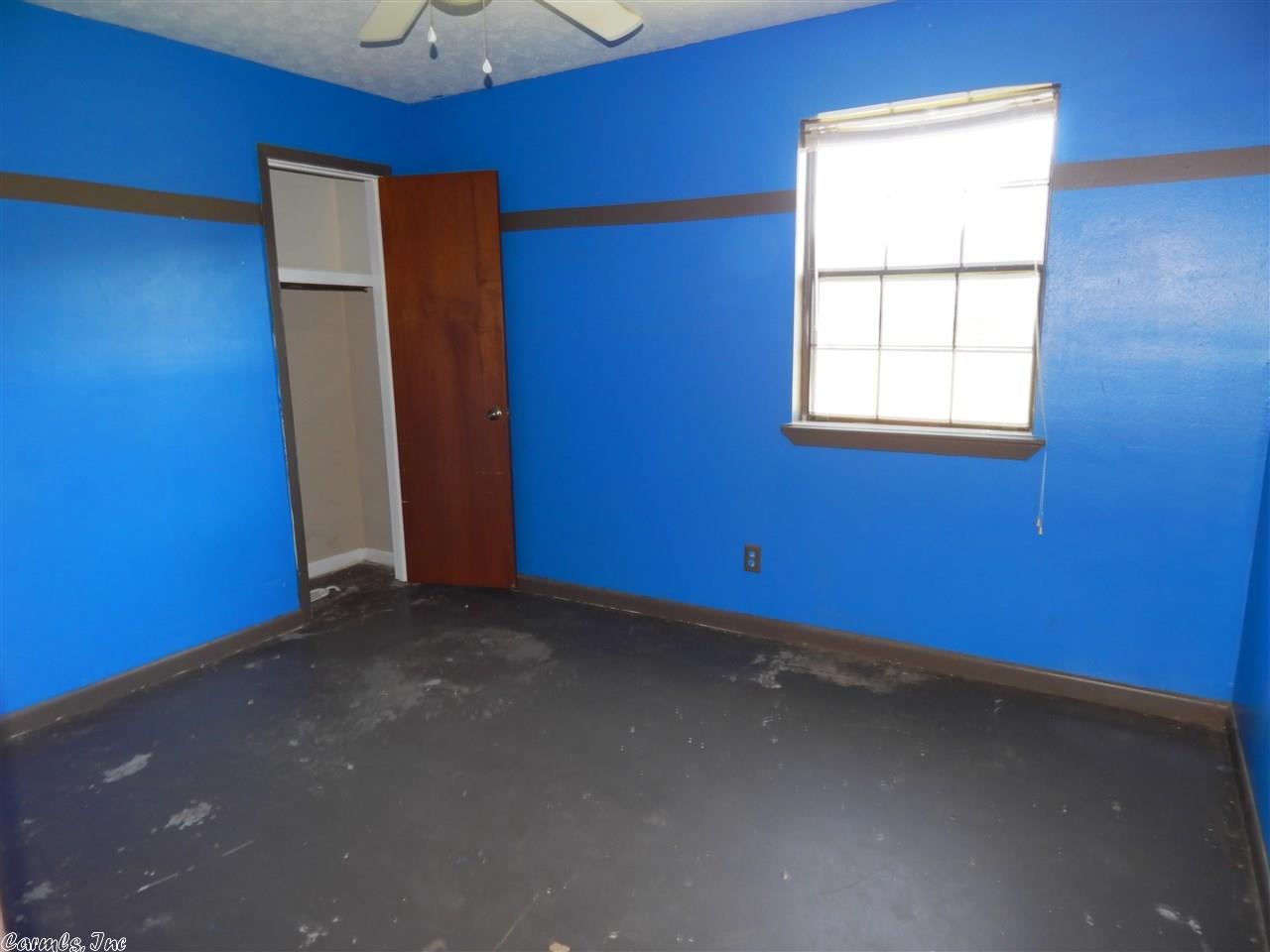 flipping_business_flip_house_before_picture_southern_arkansas_bedroom.jpeg