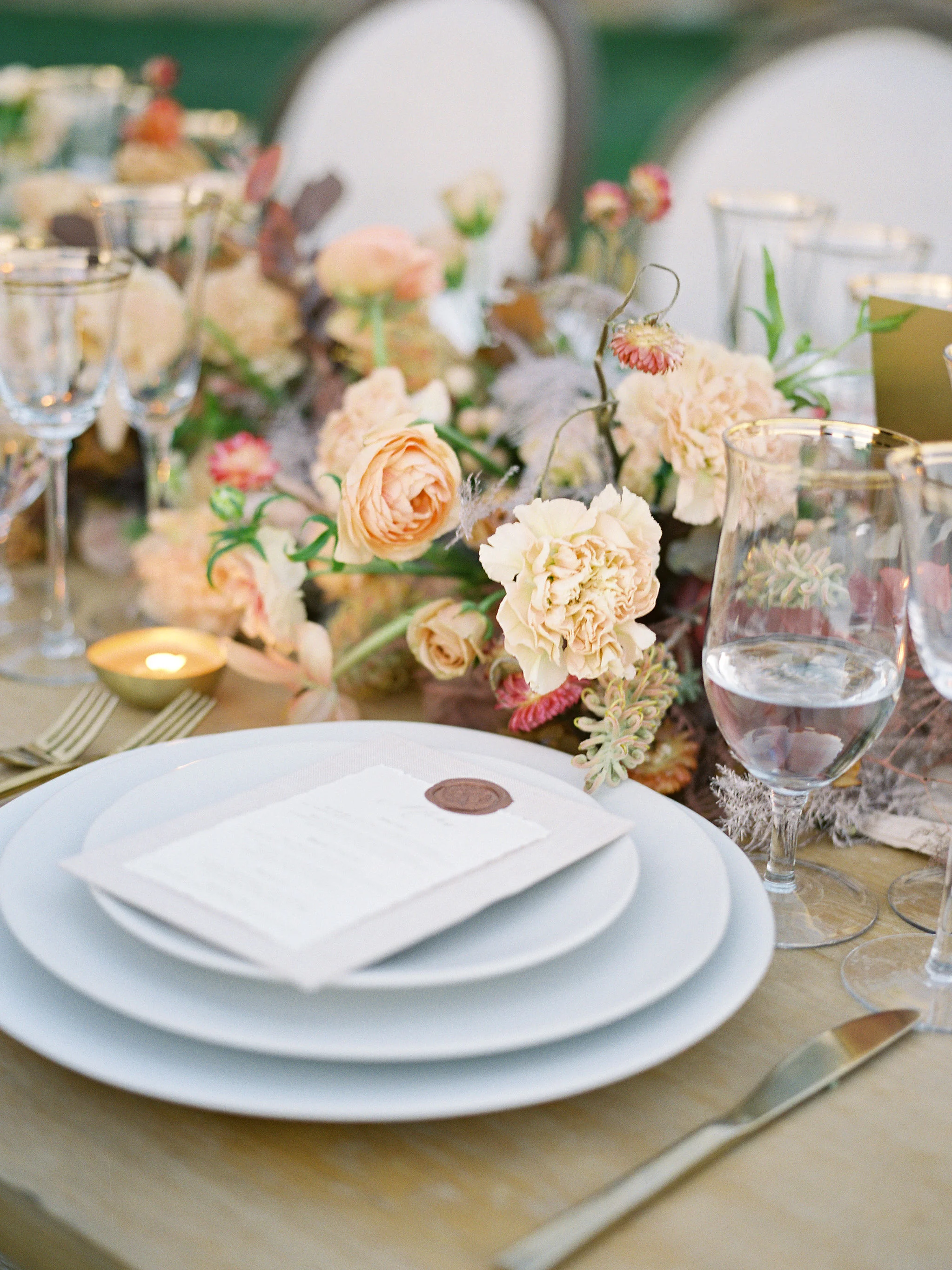 jessica-zimmerman-events-sunstone-wedding-reception-tablescape-dinnerware.jpg