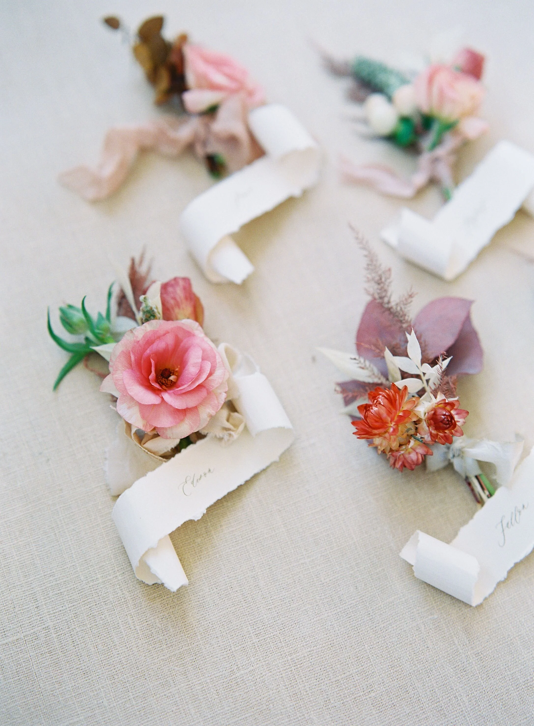 jessica-zimmerman-wedding-boutonnieres-details-texture.jpeg