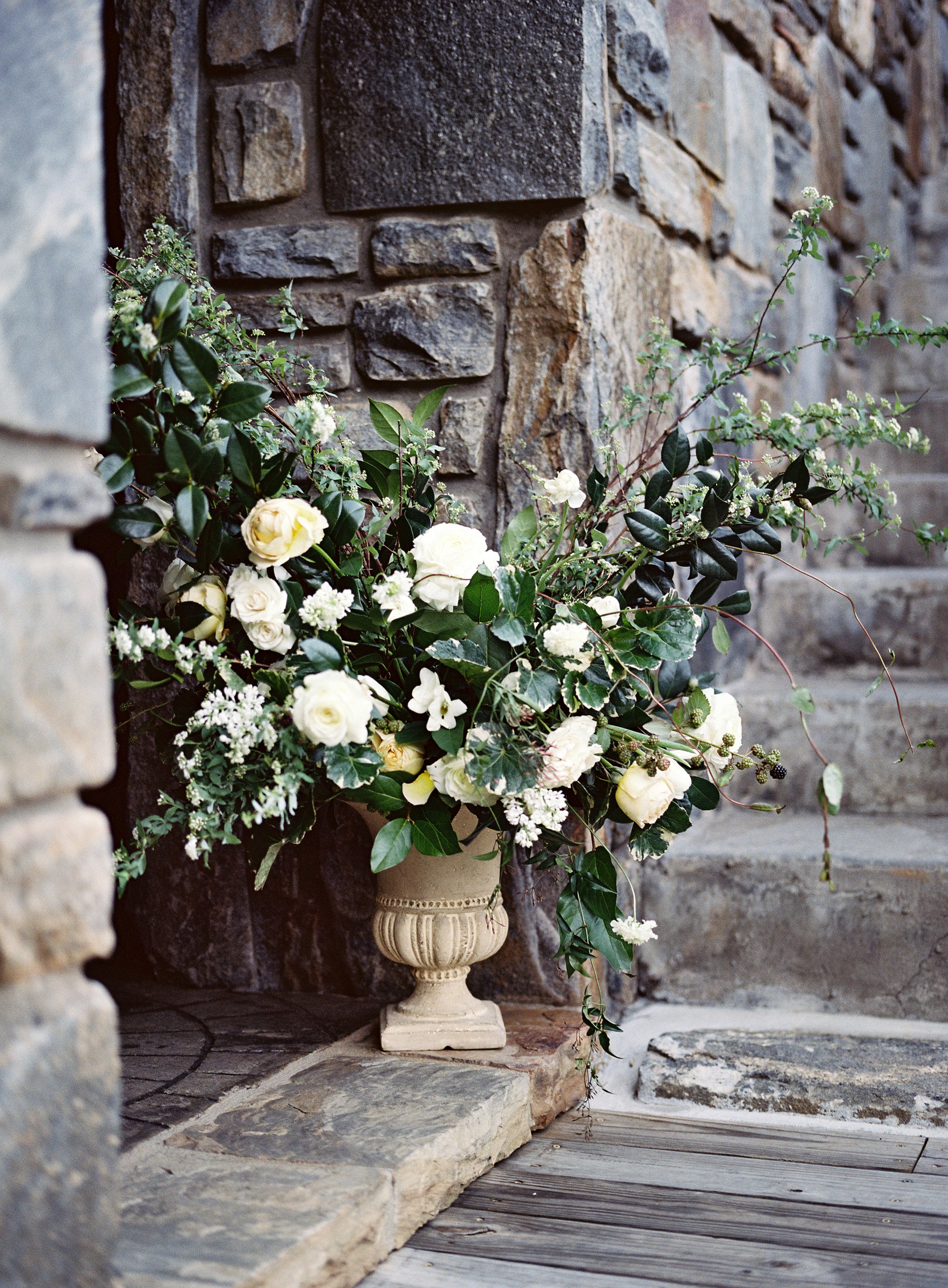 jessica-zimmerman-events-north-carolina-castle-floral.jpg