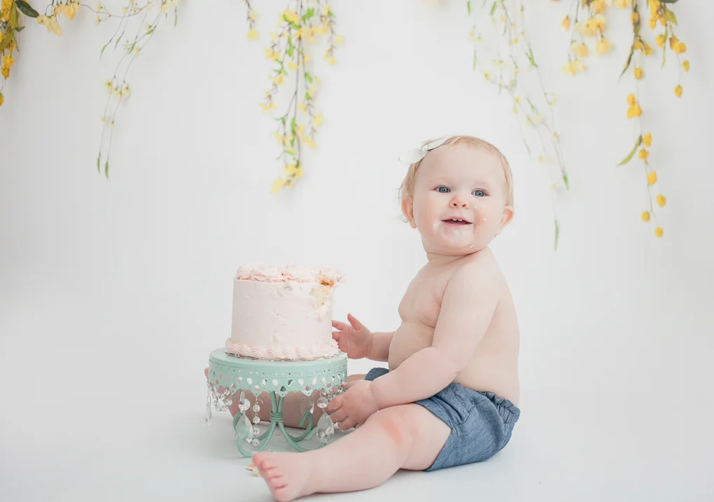 Cake Smash Fun + Photo Session GIVEAWAY with Anchor Studio