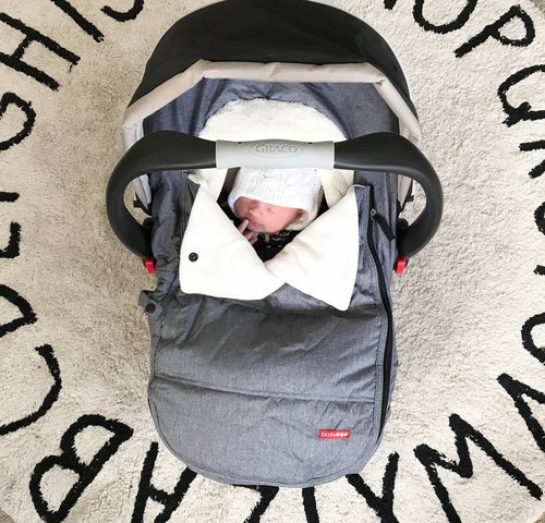Pas Please Stop Covering Your Baby S Face With Care I Education And Inspiration Toronto - Winter Car Seat Cover Skip Hop