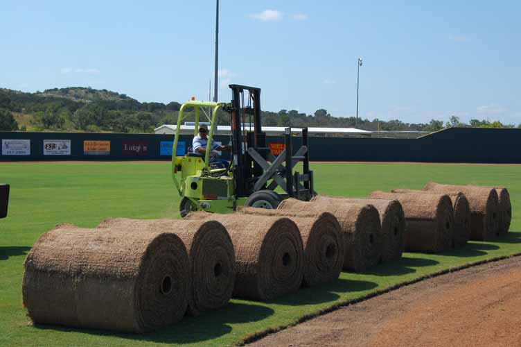 Install New TifSport Bermuda Sod