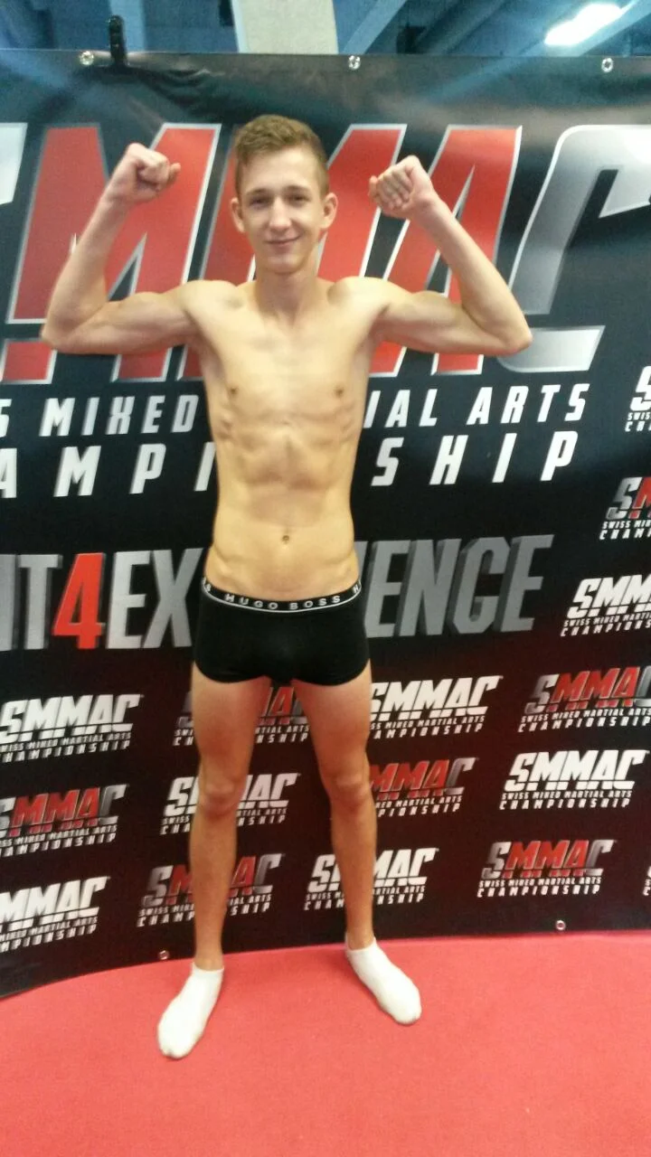 Mathias Harter 65Kg, D-Klasse Light Contact Boxing : Fights 2 (w:1/d:0/l:1) Kickboxing mit Lowkick: Fights 1 (w:1/d:0/l:0)