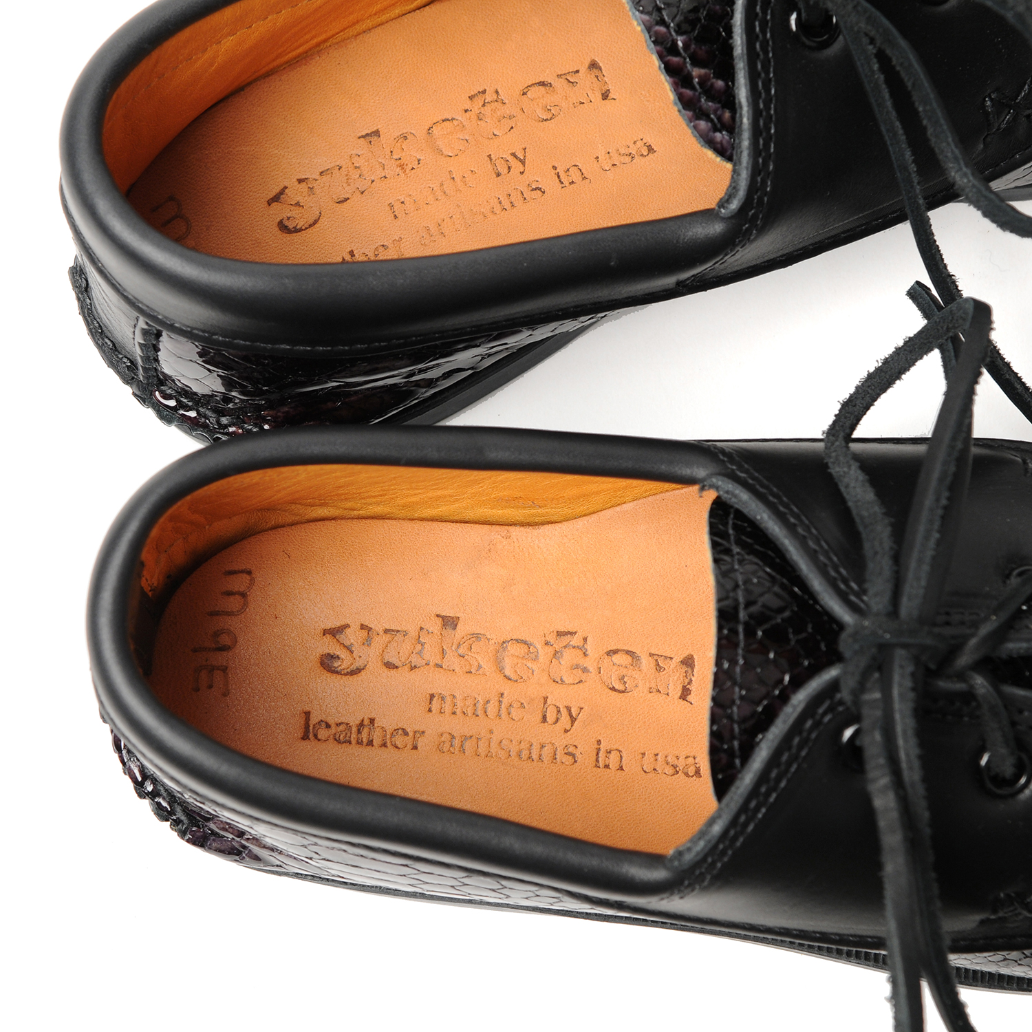 non-boat-shoe-w-kiltie-snake-blackx-c-black-back-insole.jpg