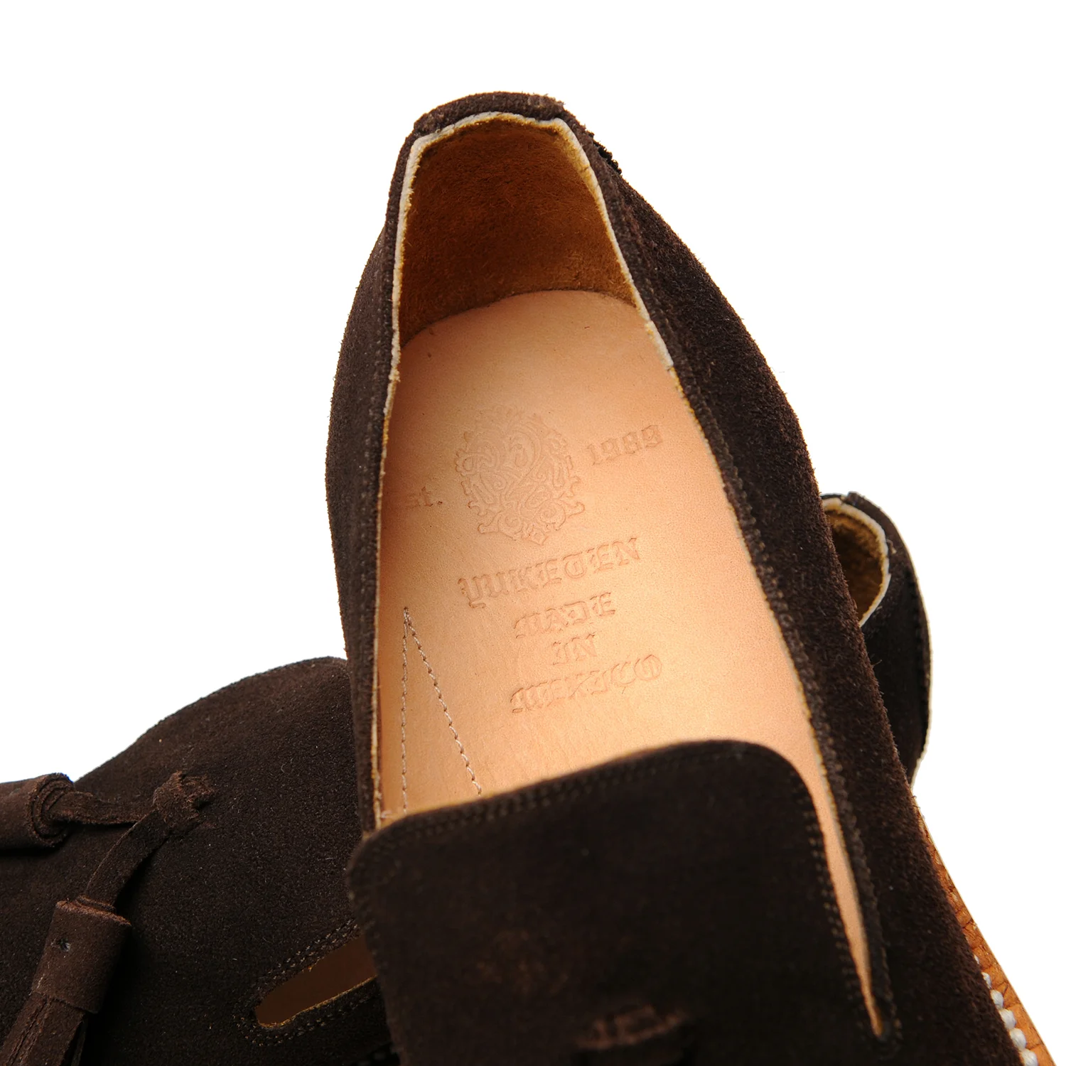 one-piece-w-tassle-insole.jpg