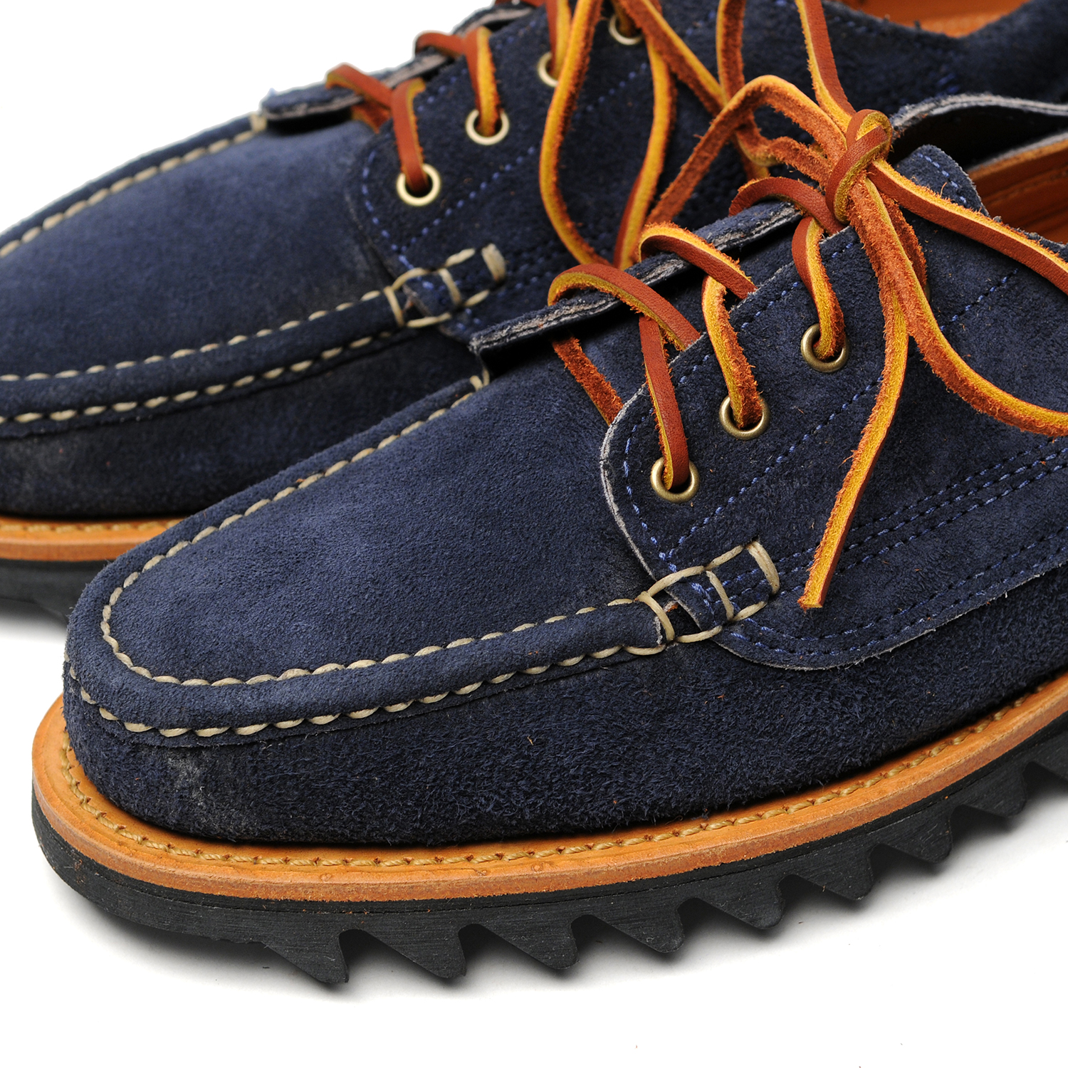 08022M-ENGLISH-MOC-W-RIPPLE-SOLE-FO-NAVY-CLOSE-UP.jpg