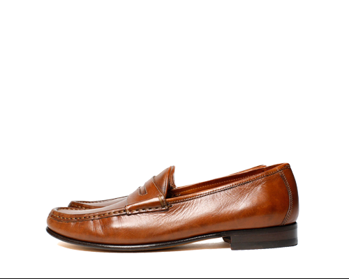 MODELL06 70S LOAFER BROWN.png