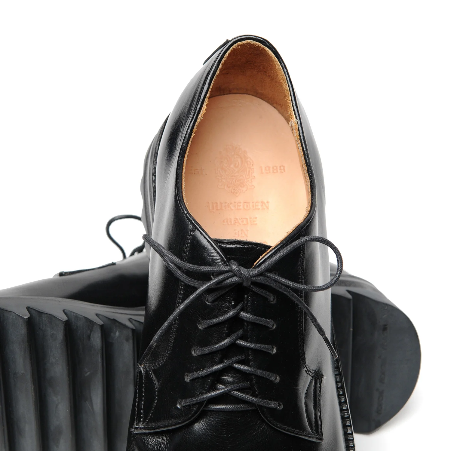 PLAIN-TOE-W-RIPPLE-SOLE-BLACK-INSOLE.jpg