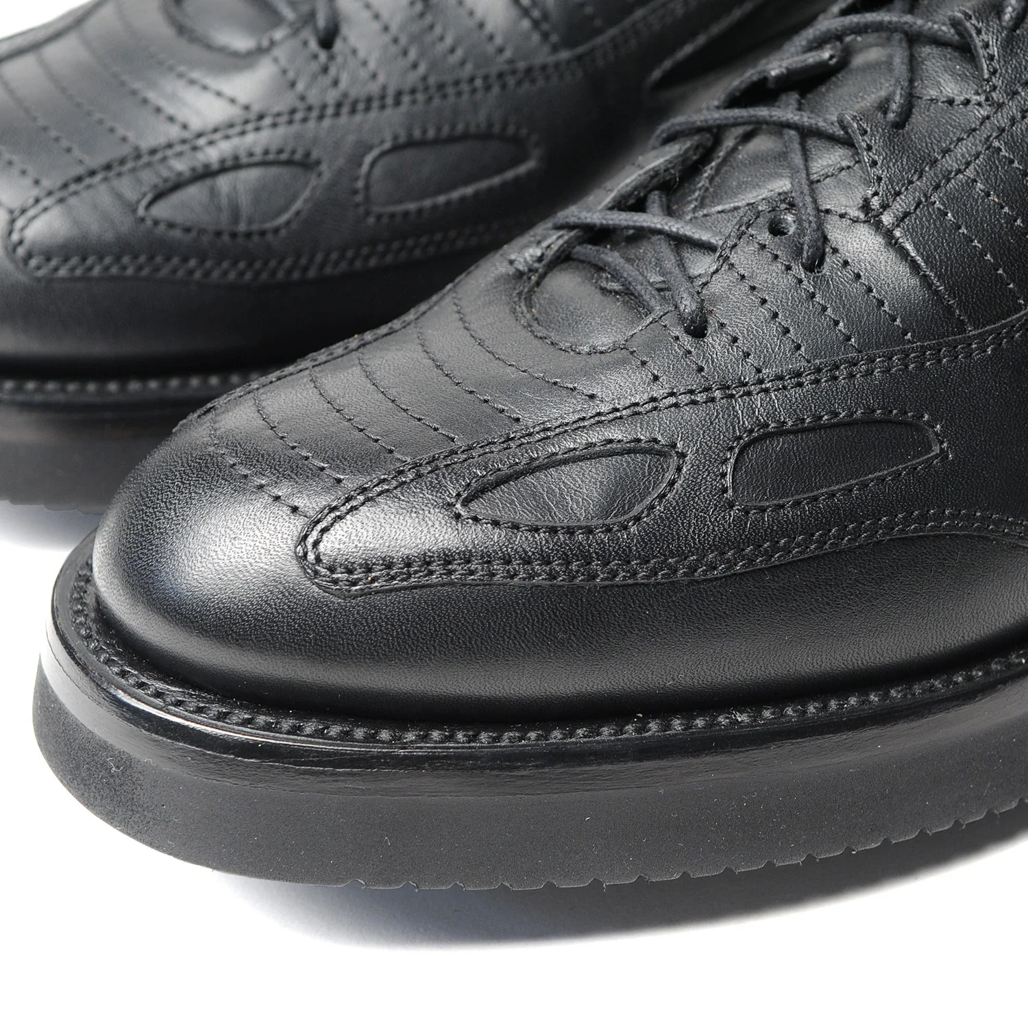 ABG31-LAND-JORDAN,-CC-BLACK,-CLOSE-UP.jpg