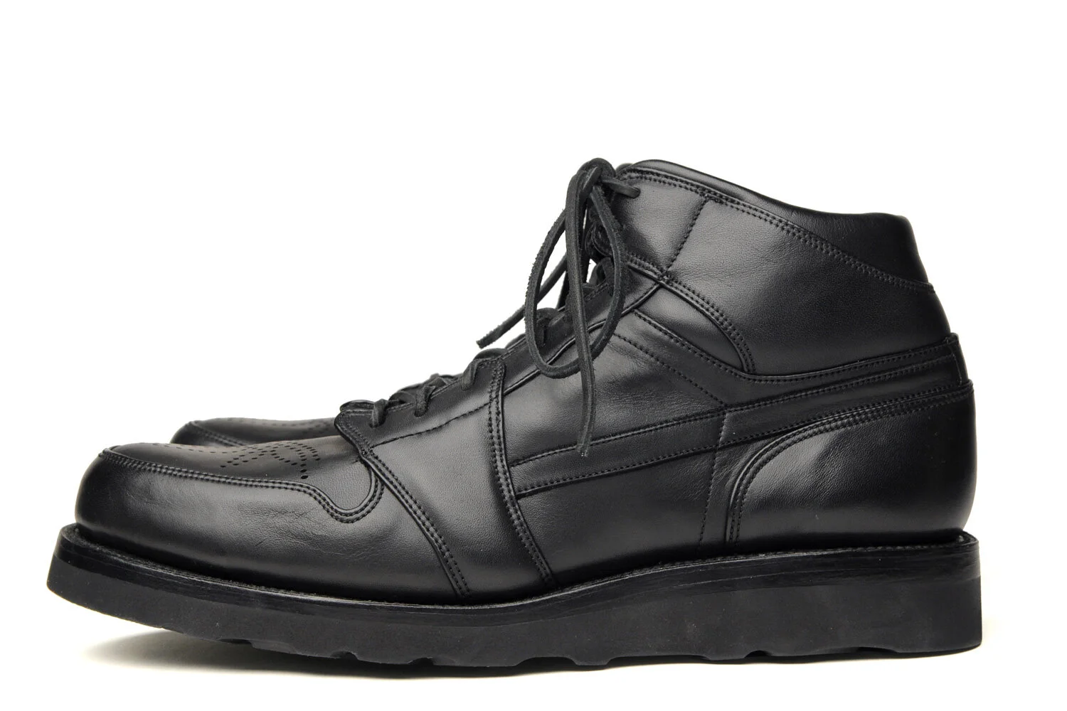 BBY31-LAND-JORDAN-FIRST,-BLACK,-PROFILE-WHOLESALE.jpg