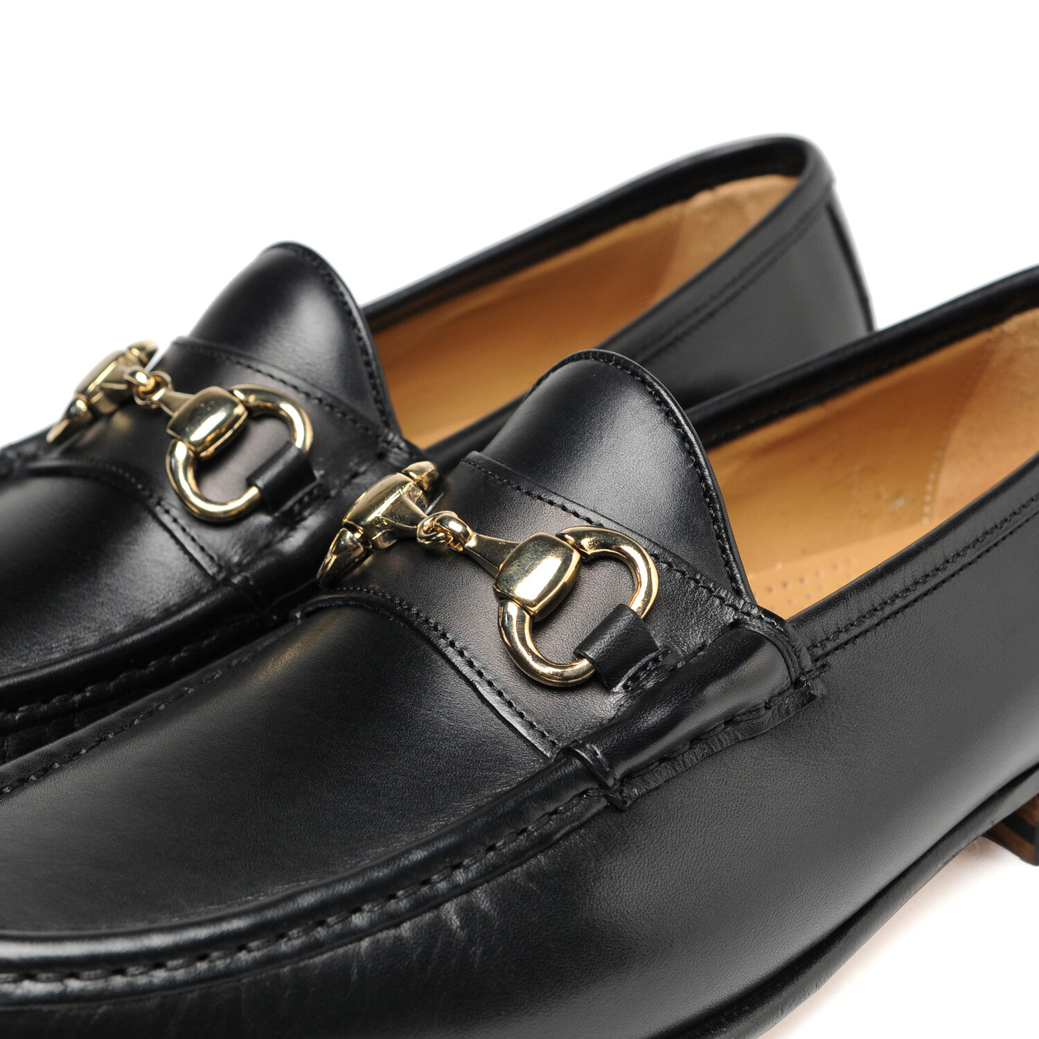 Moc-Ischia,-Vitello-Nero,-Close-up.jpg