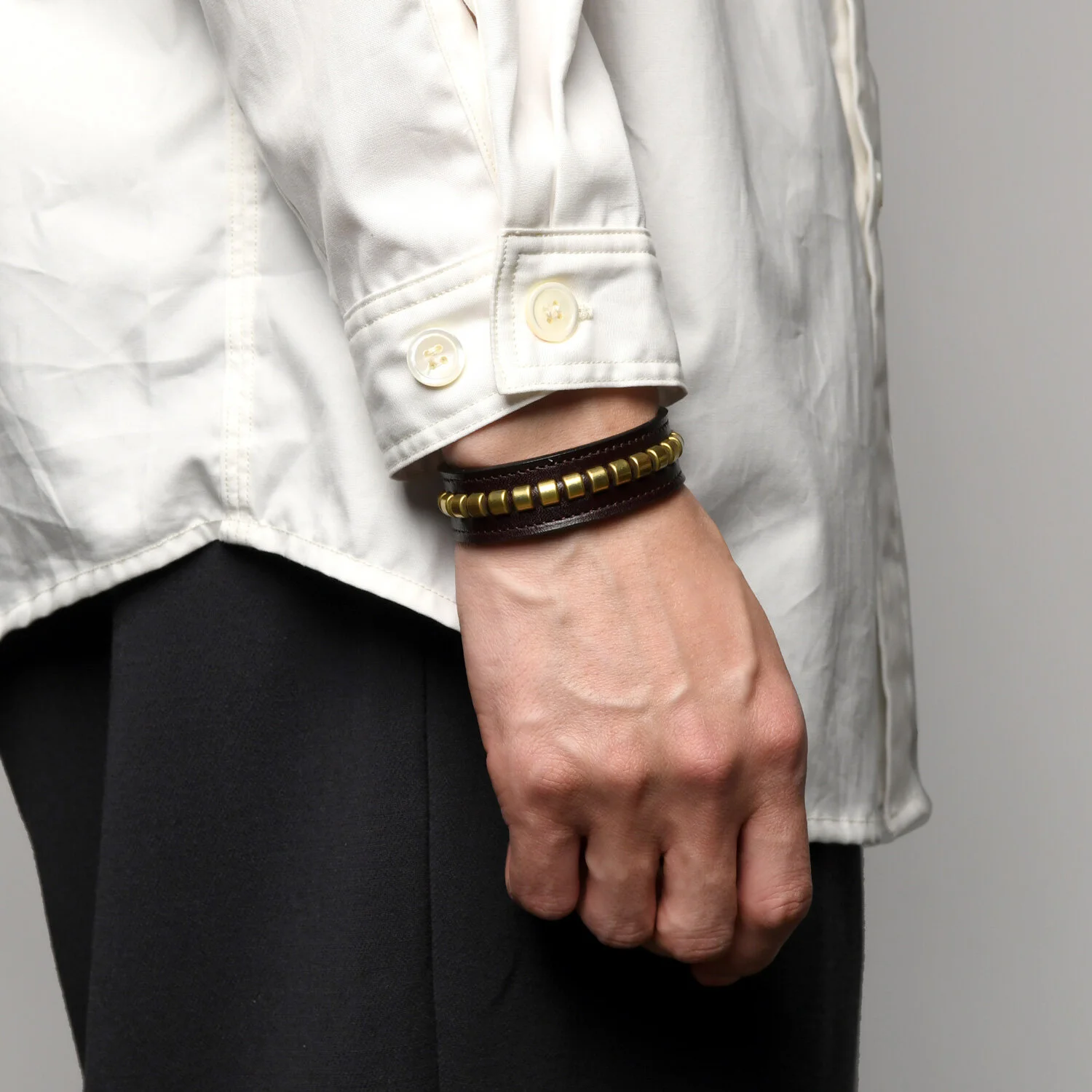 9023-CLINCHER-BRACELET-HAVANA-W-BRASS-WEAR.jpg