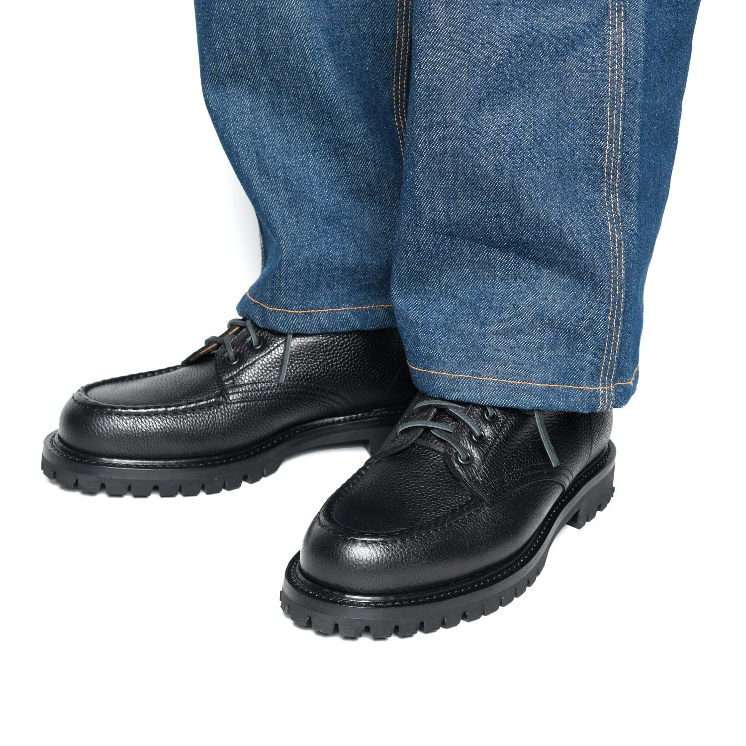 Salvia-Boots-T-Pale-Black,-Wear.jpg