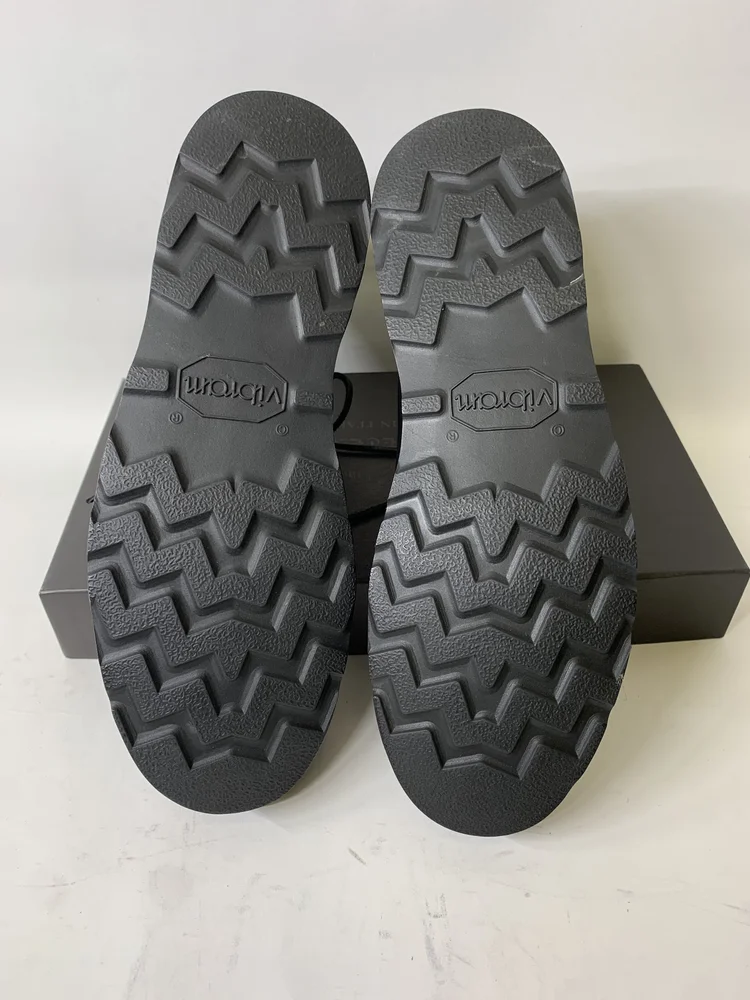 Sample #44 - Size 9 US E-Width - Land Jordan First - Black — YUKETEN