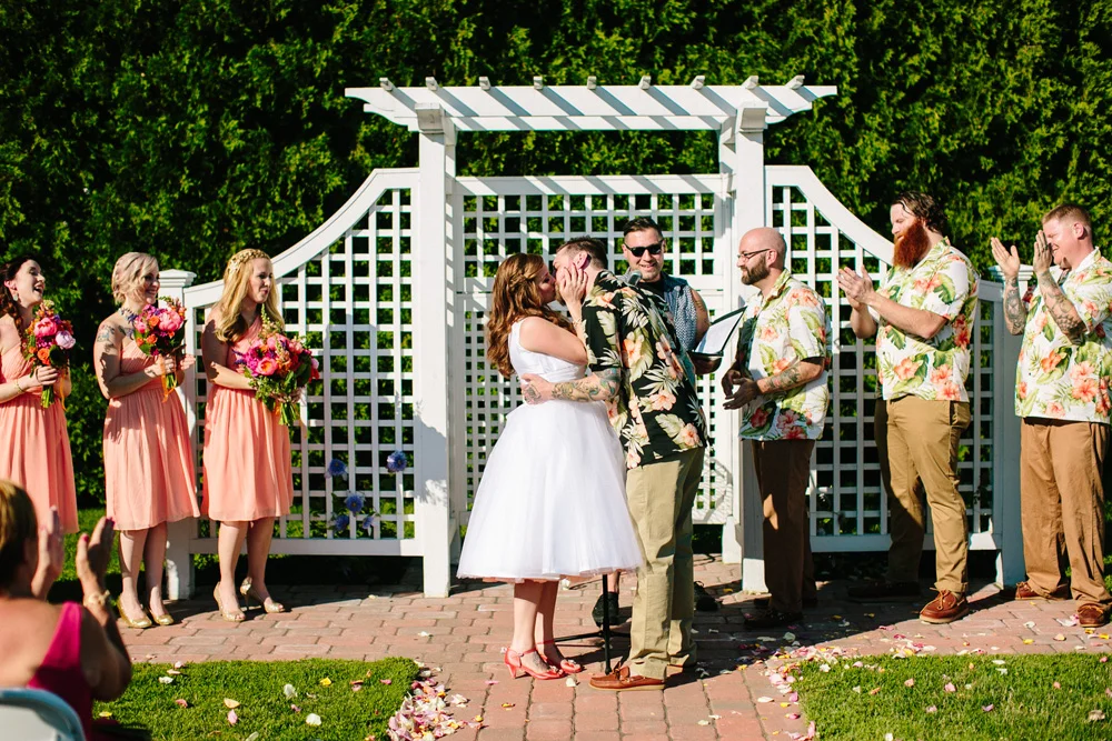 035-first-kiss-photo.jpg