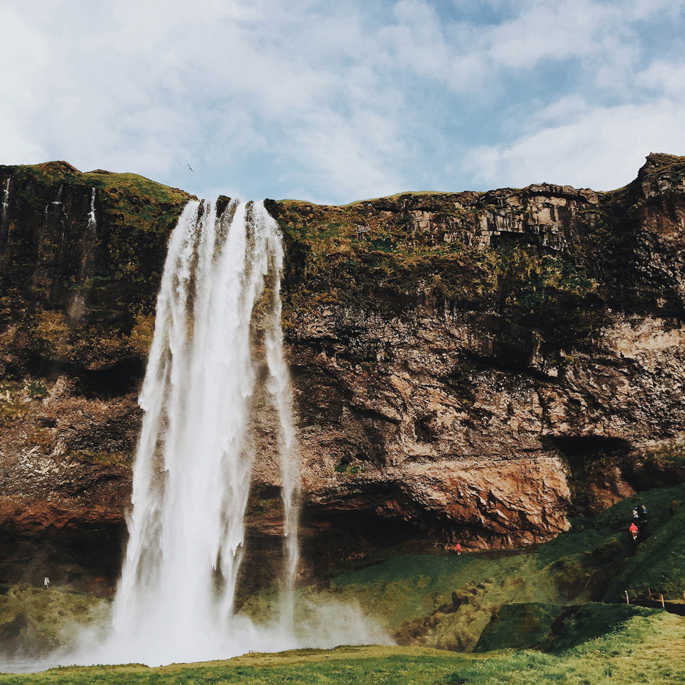 012-seljalandsfoss-waterfall.jpg