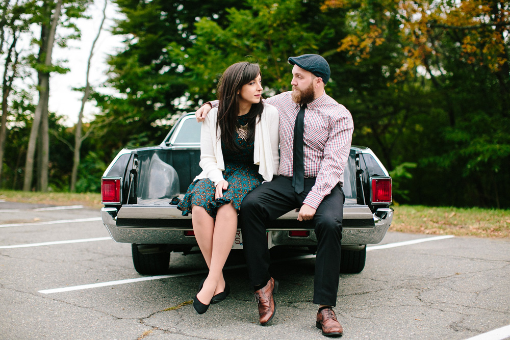 006-classic-car-engagement-session.jpg