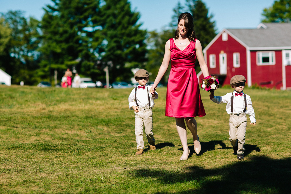 003-red-barn-at-hampshire-college-wedding.jpg