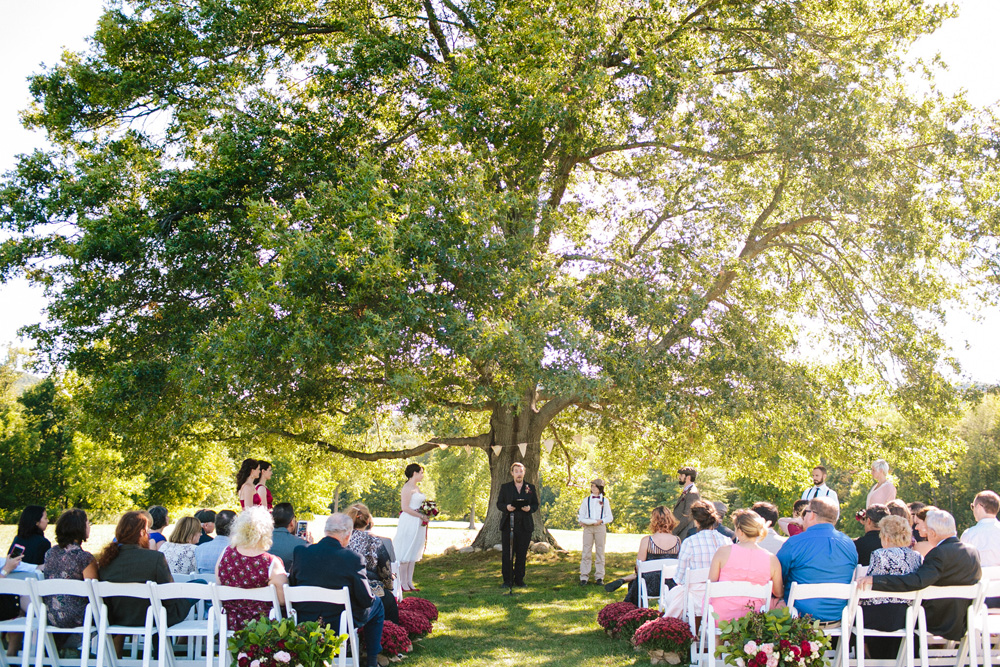 005-red-barn-at-hampshire-college-wedding.jpg