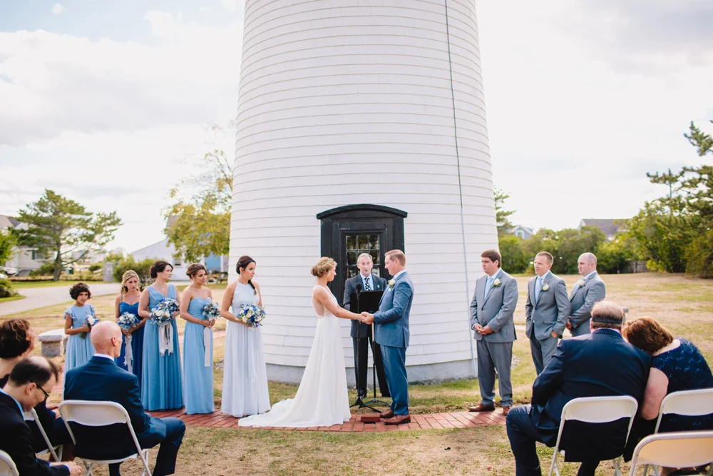 031-newburyport-harbor-light-wedding.jpg