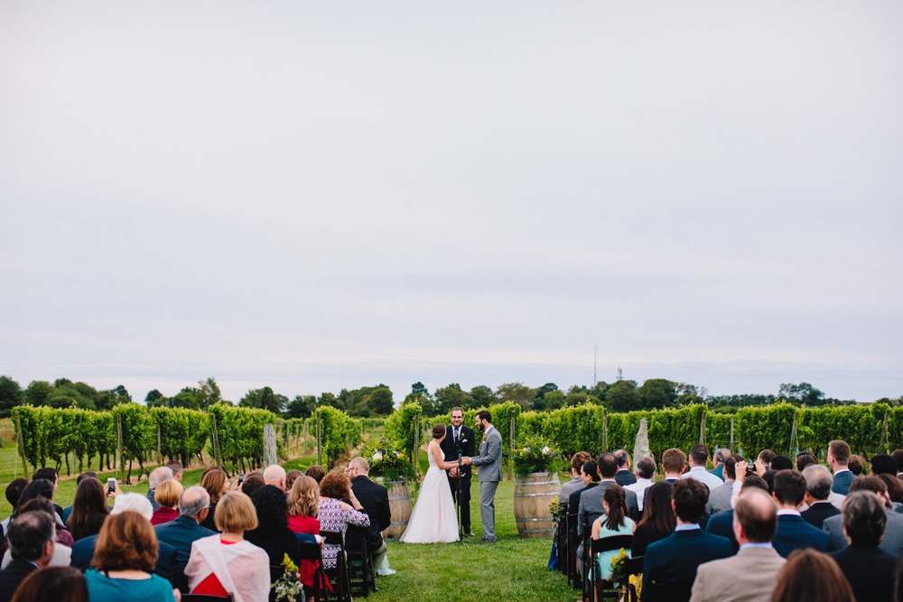031-newport-vineyards-wedding-ceremony.jpg