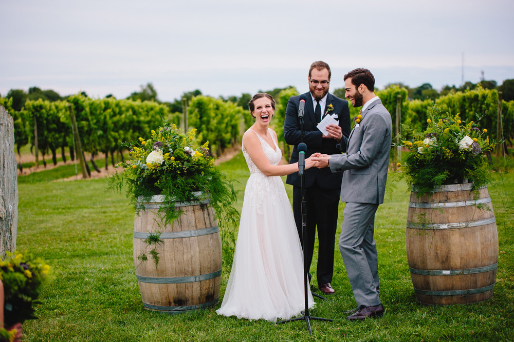 034-newport-vineyards-wedding-ceremony.jpg