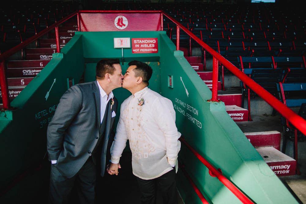 039-fenway-park-wedding-photo.jpg